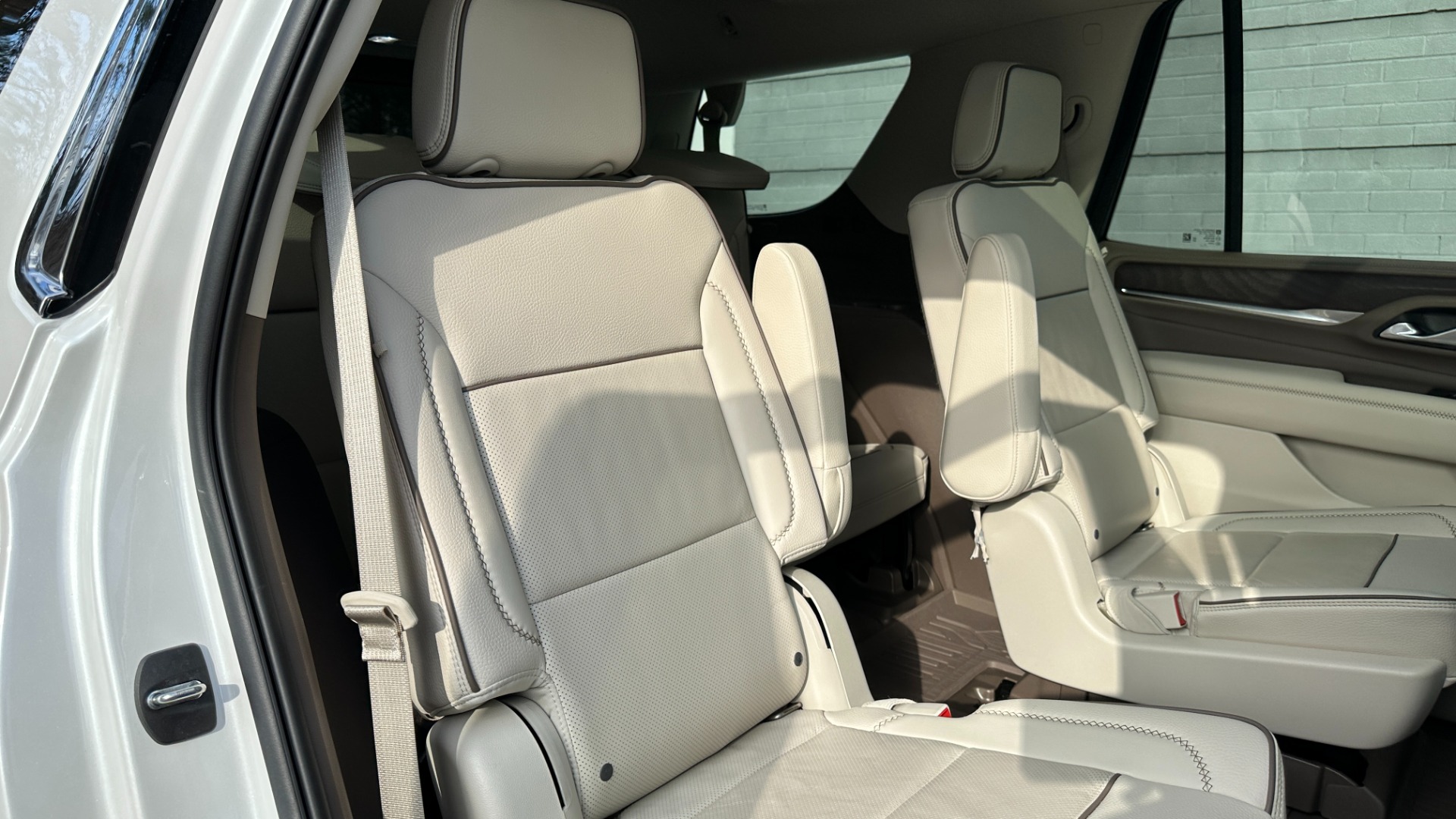 Used 2022 GMC Yukon DENALI / DURAMAX DIESEL / PANORAMIC ROOF / 22IN WHEELS for sale Sold at Formula Imports in Charlotte NC 28227 37