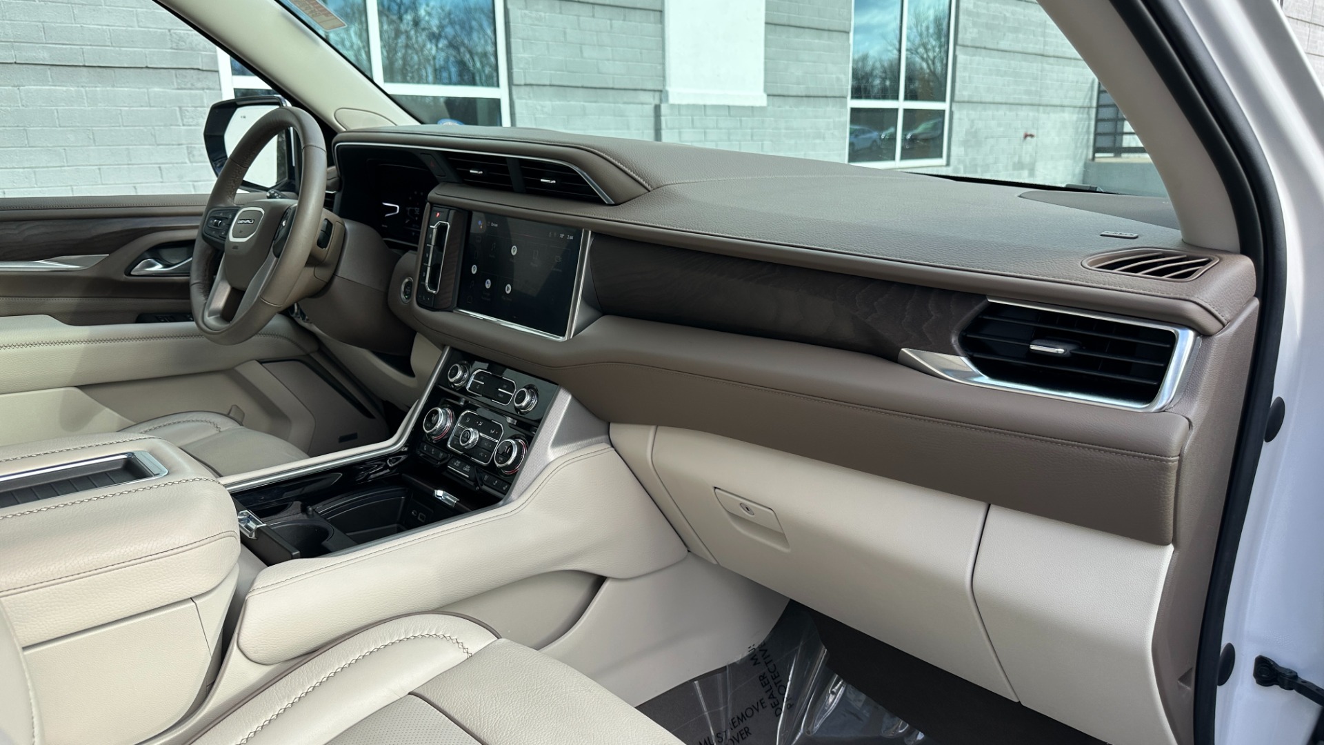 Used 2022 GMC Yukon DENALI / DURAMAX DIESEL / PANORAMIC ROOF / 22IN WHEELS for sale Sold at Formula Imports in Charlotte NC 28227 40