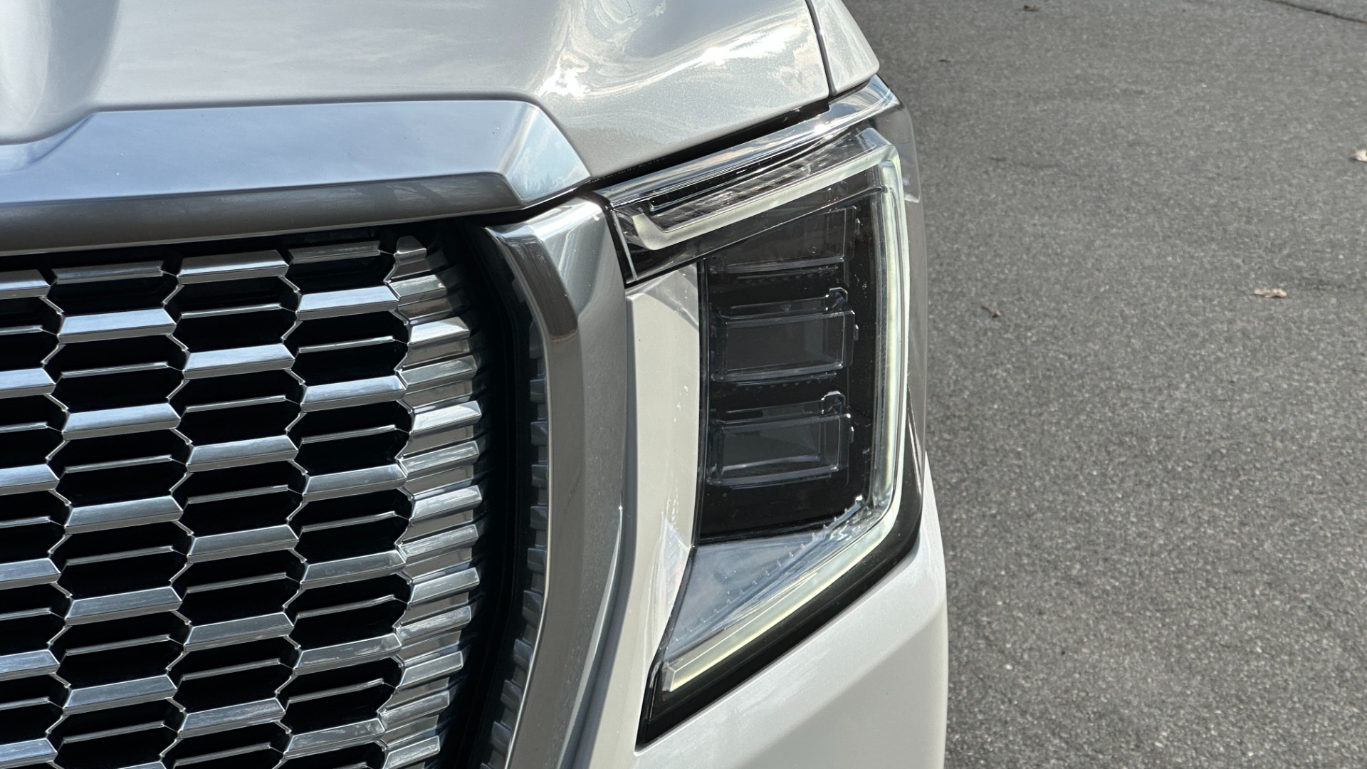Used 2022 GMC Yukon DENALI / DURAMAX DIESEL / PANORAMIC ROOF / 22IN WHEELS for sale Sold at Formula Imports in Charlotte NC 28227 49