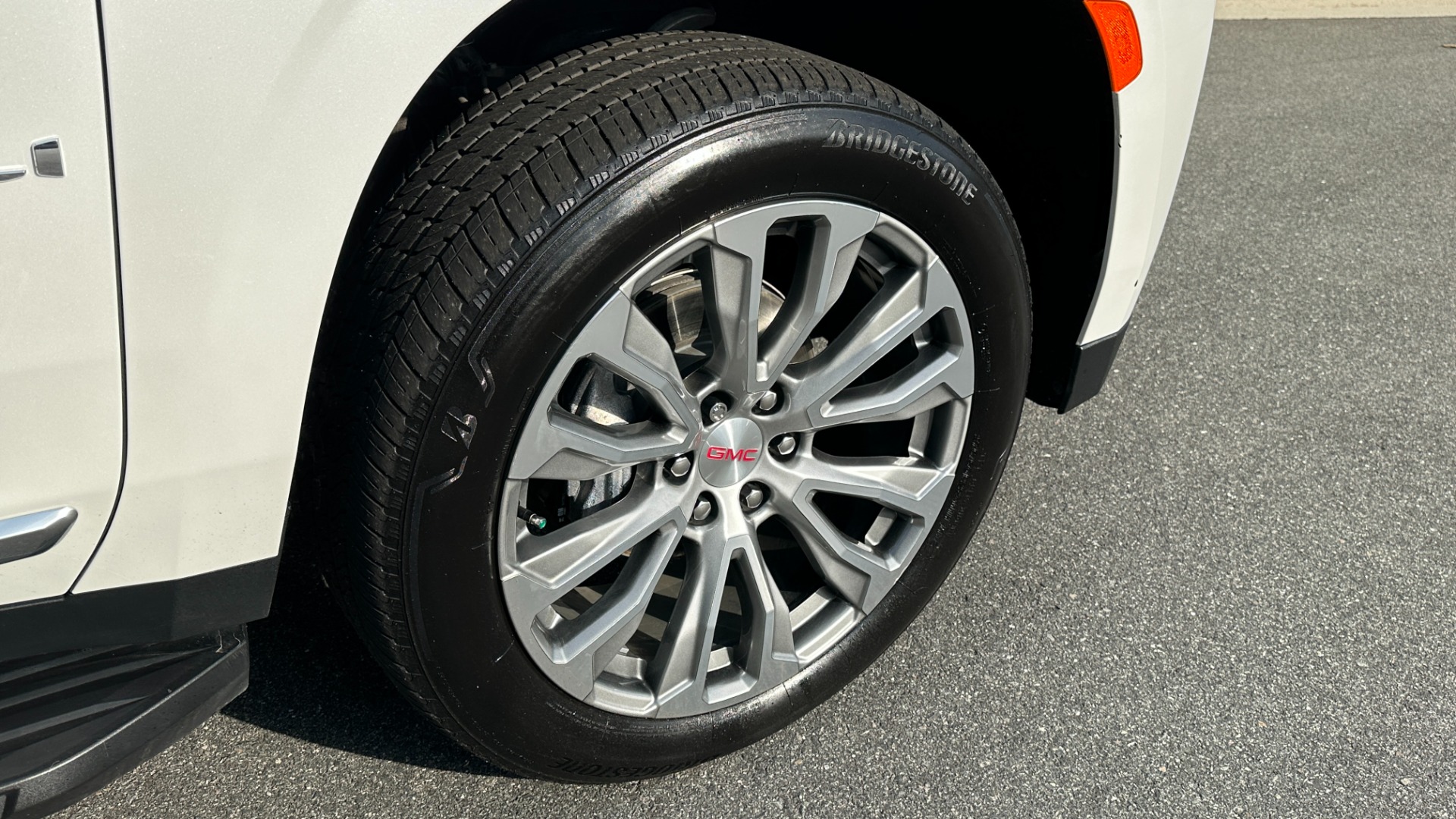 Used 2022 GMC Yukon DENALI / DURAMAX DIESEL / PANORAMIC ROOF / 22IN WHEELS for sale $79,999 at Formula Imports in Charlotte NC 28227 51