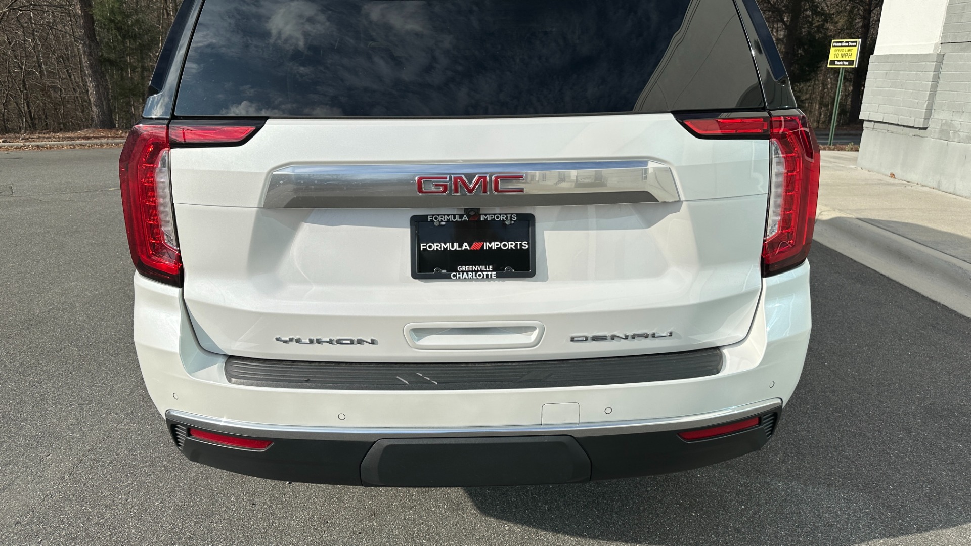 Used 2022 GMC Yukon DENALI / DURAMAX DIESEL / PANORAMIC ROOF / 22IN WHEELS for sale $79,999 at Formula Imports in Charlotte NC 28227 9