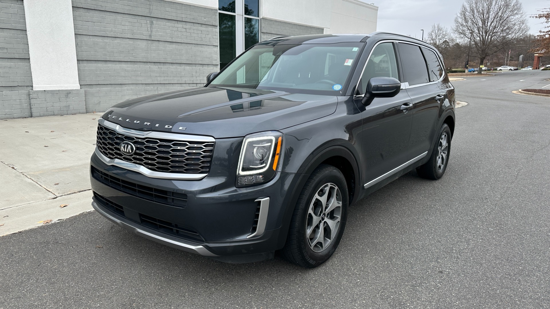 Used 2020 Kia Telluride EX / DRIVER ASSIST / LEATHER / V6 / APPLE CARPLAY / REARVIEW / 3 ROW for sale $31,695 at Formula Imports in Charlotte NC 28227 2