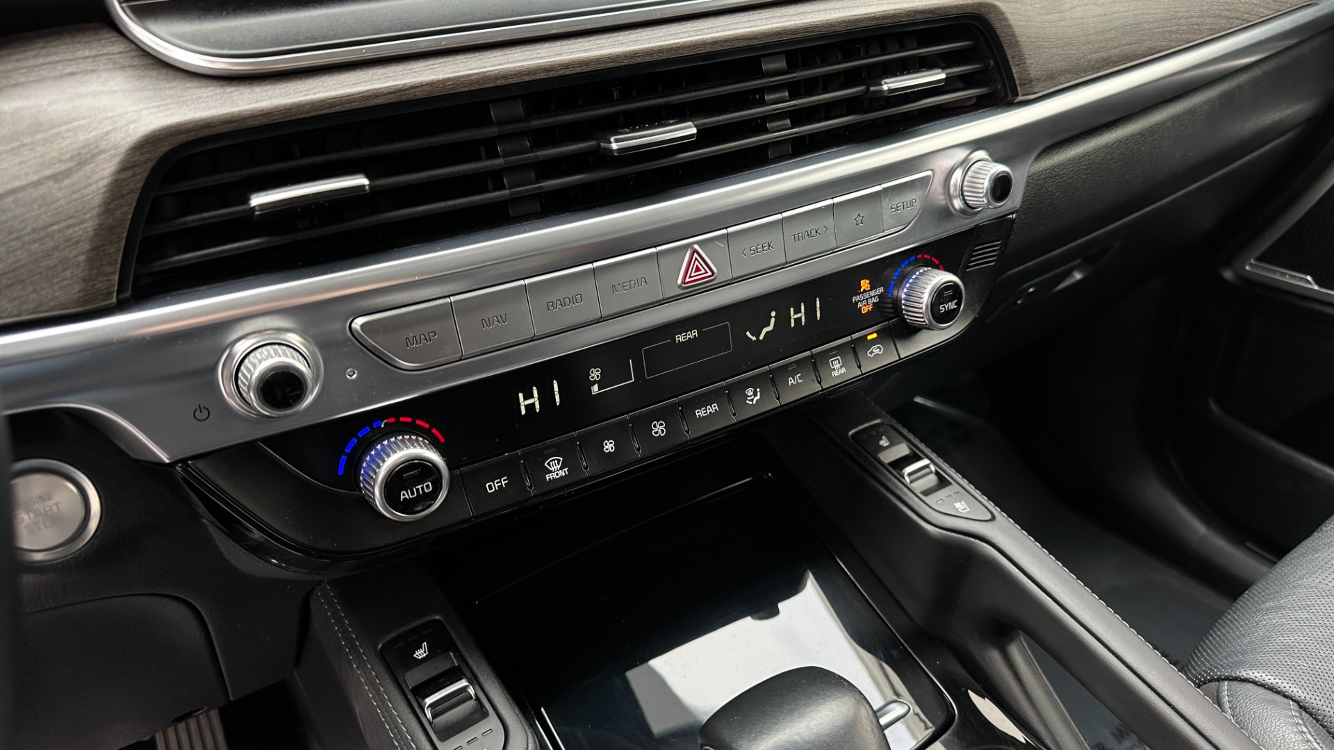 Used 2020 Kia Telluride EX / DRIVER ASSIST / LEATHER / V6 / APPLE CARPLAY / REARVIEW / 3 ROW for sale $31,695 at Formula Imports in Charlotte NC 28227 20