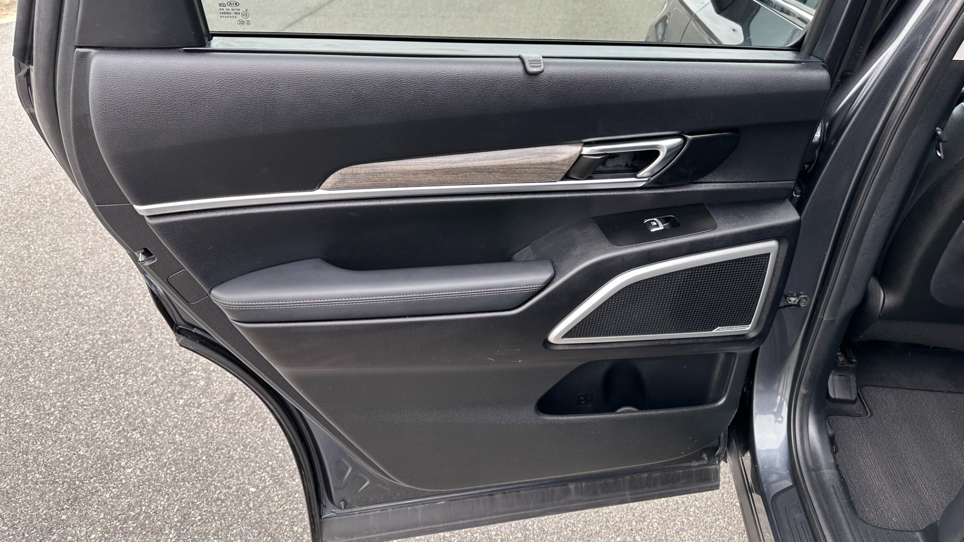 Used 2020 Kia Telluride EX / DRIVER ASSIST / LEATHER / V6 / APPLE CARPLAY / REARVIEW / 3 ROW for sale $31,695 at Formula Imports in Charlotte NC 28227 25