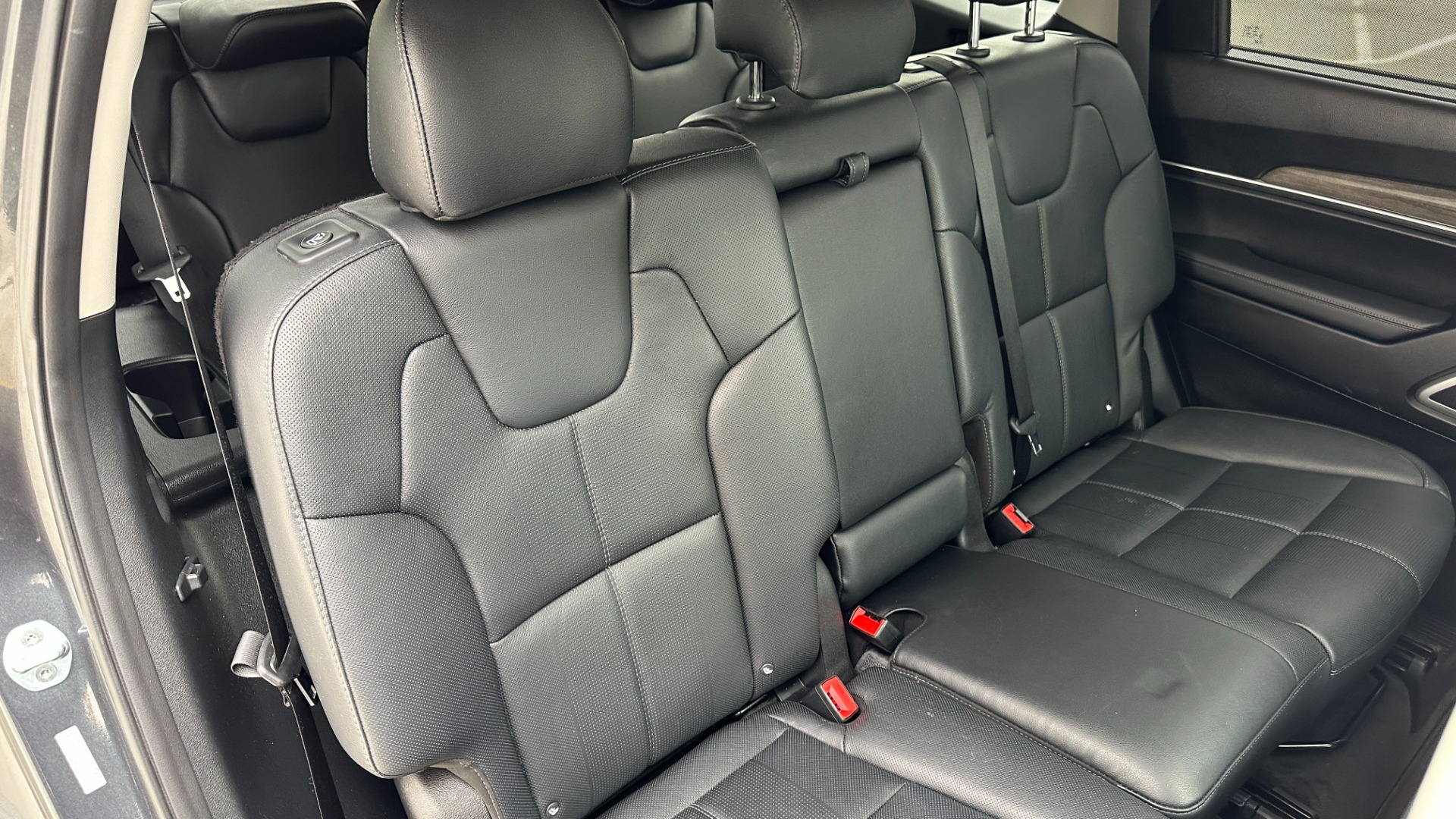 Used 2020 Kia Telluride EX / DRIVER ASSIST / LEATHER / V6 / APPLE CARPLAY / REARVIEW / 3 ROW for sale $31,695 at Formula Imports in Charlotte NC 28227 36