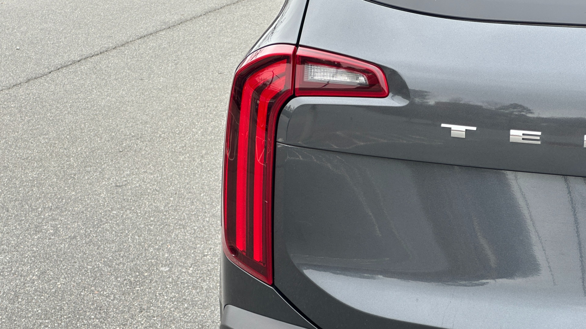 Used 2020 Kia Telluride EX / DRIVER ASSIST / LEATHER / V6 / APPLE CARPLAY / REARVIEW / 3 ROW for sale $31,695 at Formula Imports in Charlotte NC 28227 42