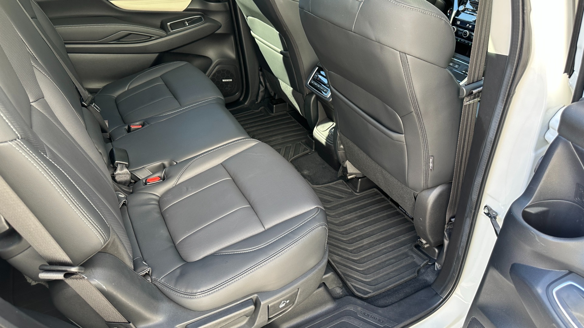 Used 2021 Subaru Ascent LIMITED / DRIVER ASSISTANCE / NAVIGATION / PANORAMIC ROOF / LEATHER for sale Sold at Formula Imports in Charlotte NC 28227 14