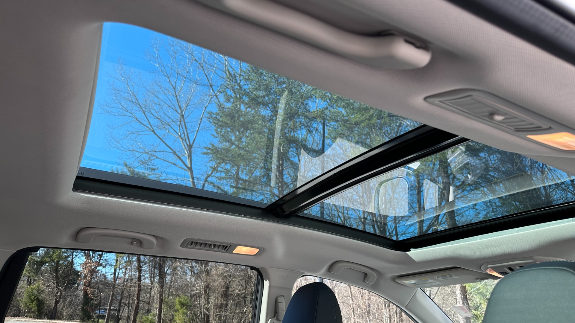 Used 2021 Subaru Ascent LIMITED / DRIVER ASSISTANCE / NAVIGATION / PANORAMIC ROOF / LEATHER for sale Sold at Formula Imports in Charlotte NC 28227 21