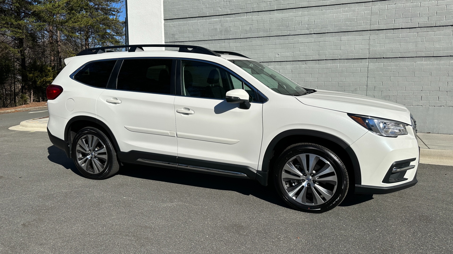 Used 2021 Subaru Ascent LIMITED / DRIVER ASSISTANCE / NAVIGATION / PANORAMIC ROOF / LEATHER for sale Sold at Formula Imports in Charlotte NC 28227 3