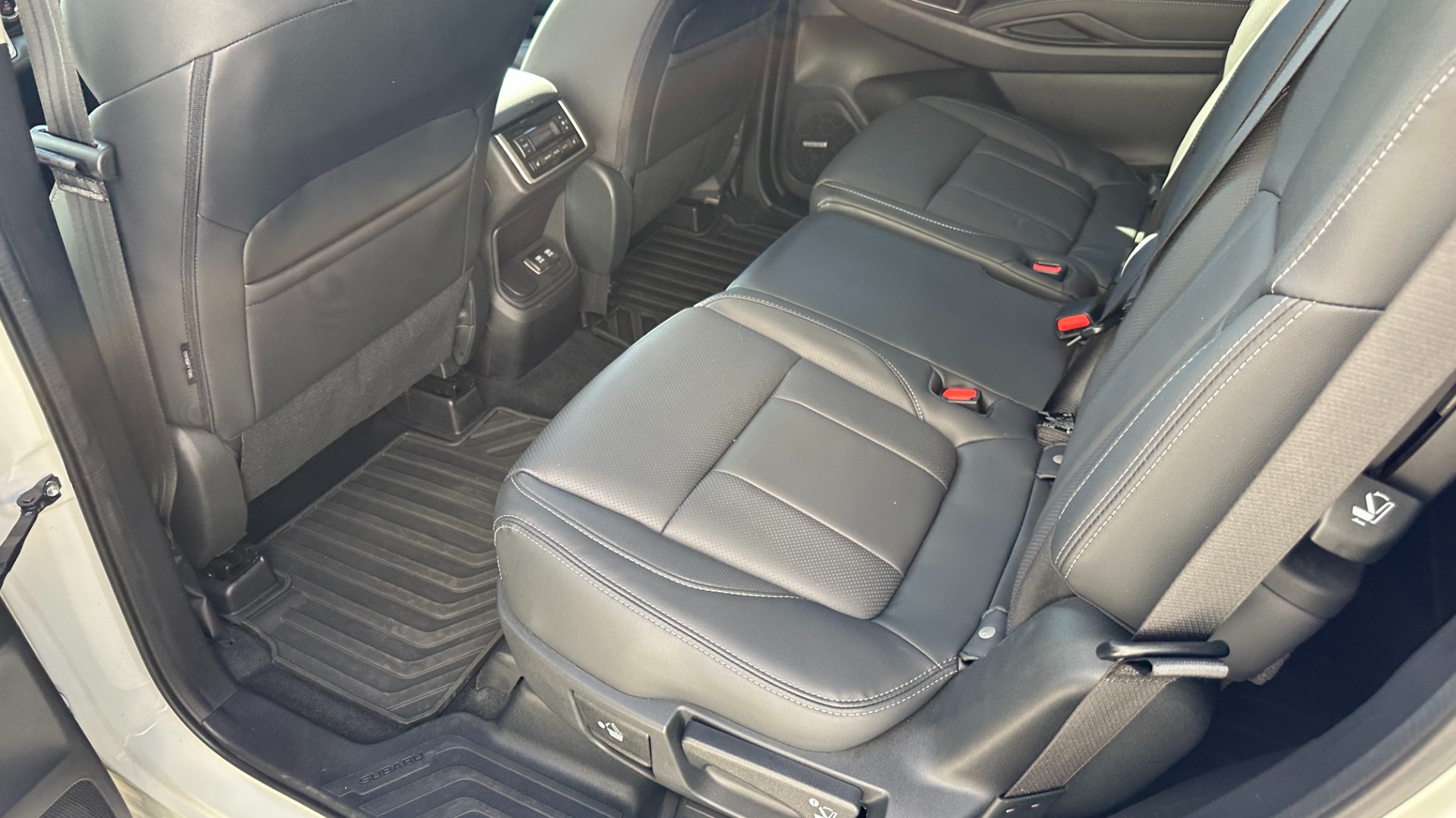 Used 2021 Subaru Ascent LIMITED / DRIVER ASSISTANCE / NAVIGATION / PANORAMIC ROOF / LEATHER for sale Sold at Formula Imports in Charlotte NC 28227 40
