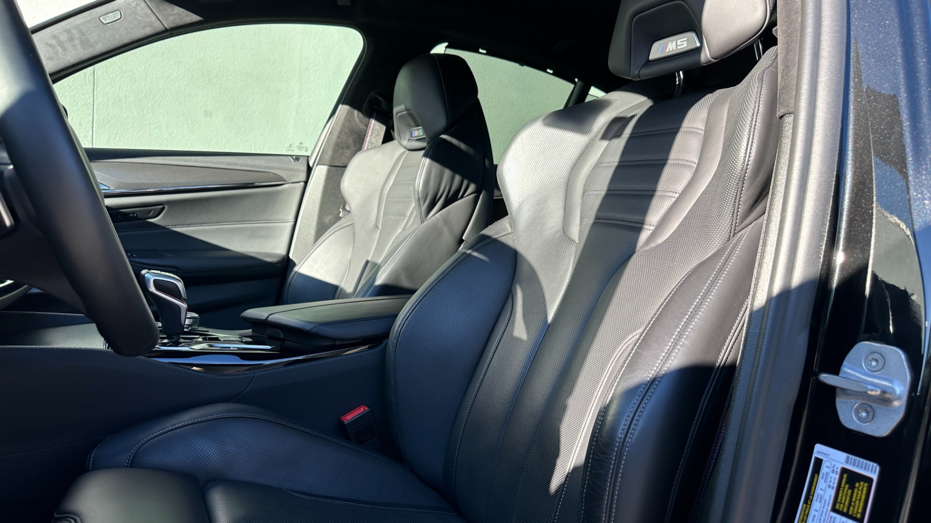 Used 2019 BMW M5 COMPETITION / AWD / EXECUTIVE PACKAGE / B AND W DIAMOND SOUND SYSTEM for sale $78,995 at Formula Imports in Charlotte NC 28227 16