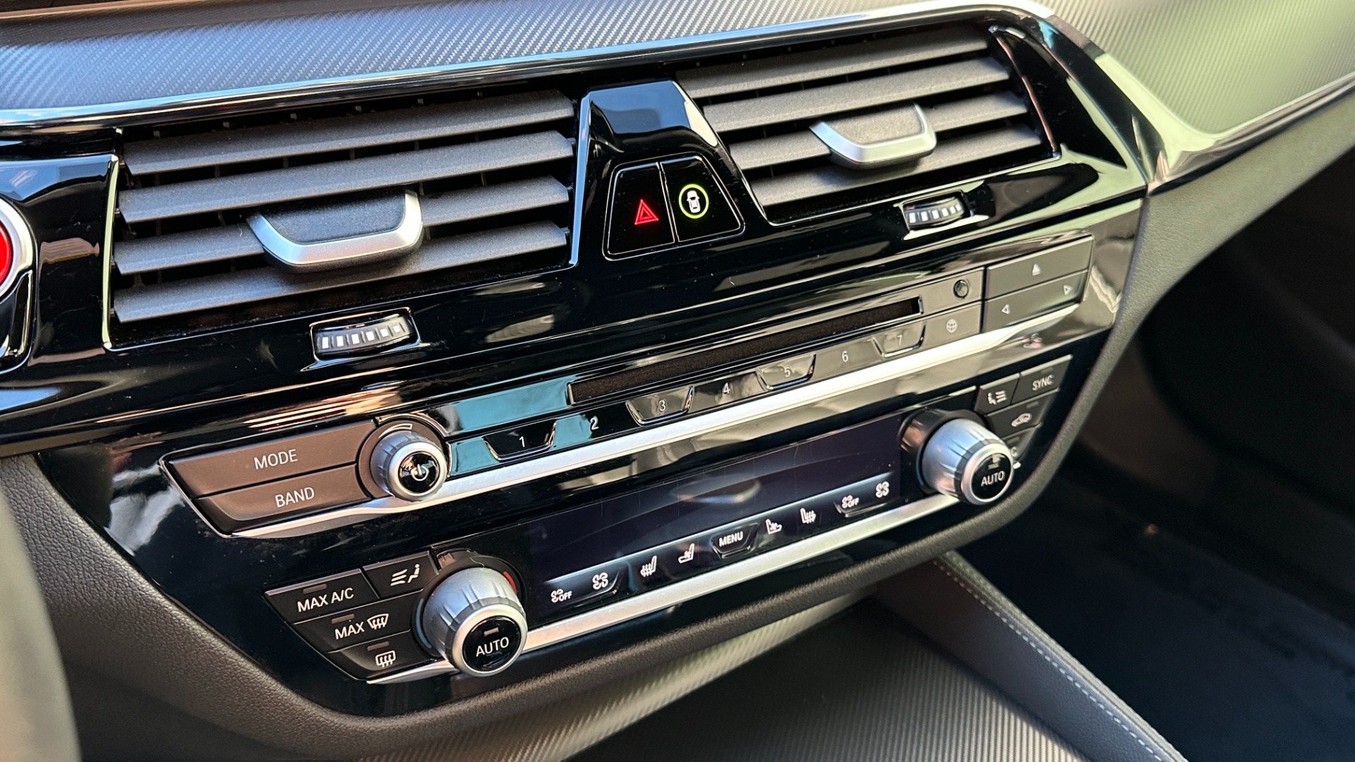 Used 2019 BMW M5 COMPETITION / AWD / EXECUTIVE PACKAGE / B AND W DIAMOND SOUND SYSTEM for sale $78,995 at Formula Imports in Charlotte NC 28227 22