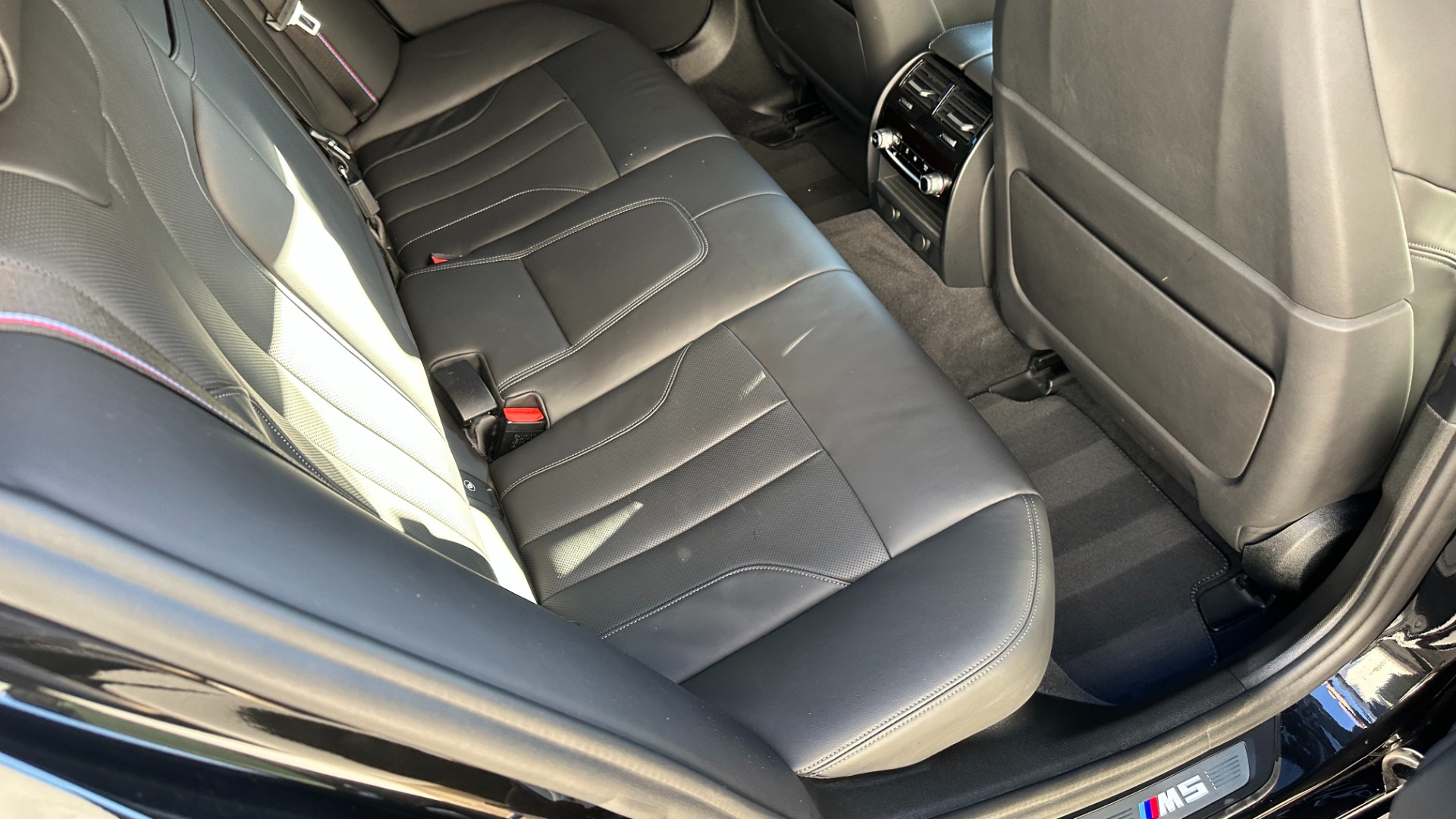 Used 2019 BMW M5 COMPETITION / AWD / EXECUTIVE PACKAGE / B AND W DIAMOND SOUND SYSTEM for sale $78,995 at Formula Imports in Charlotte NC 28227 31