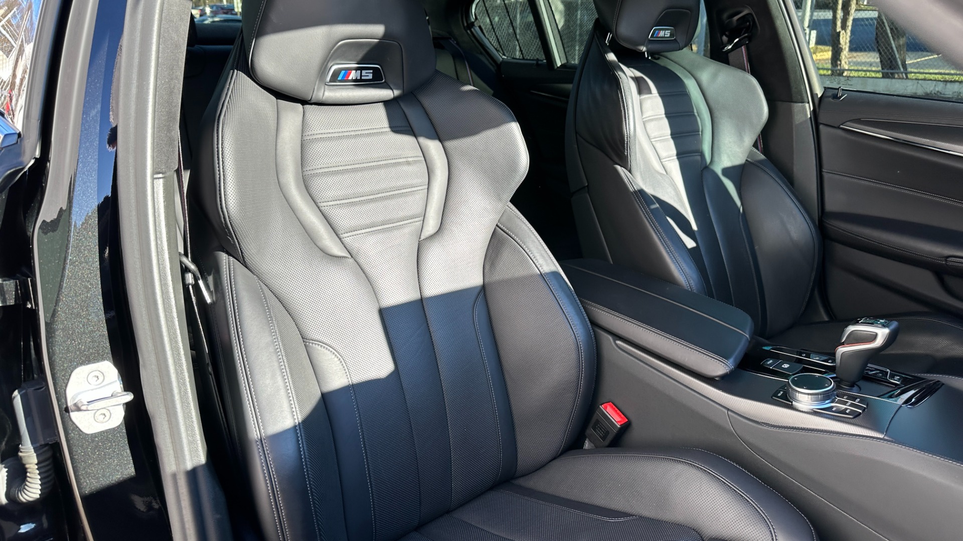 Used 2019 BMW M5 COMPETITION / AWD / EXECUTIVE PACKAGE / B AND W DIAMOND SOUND SYSTEM for sale $78,995 at Formula Imports in Charlotte NC 28227 35