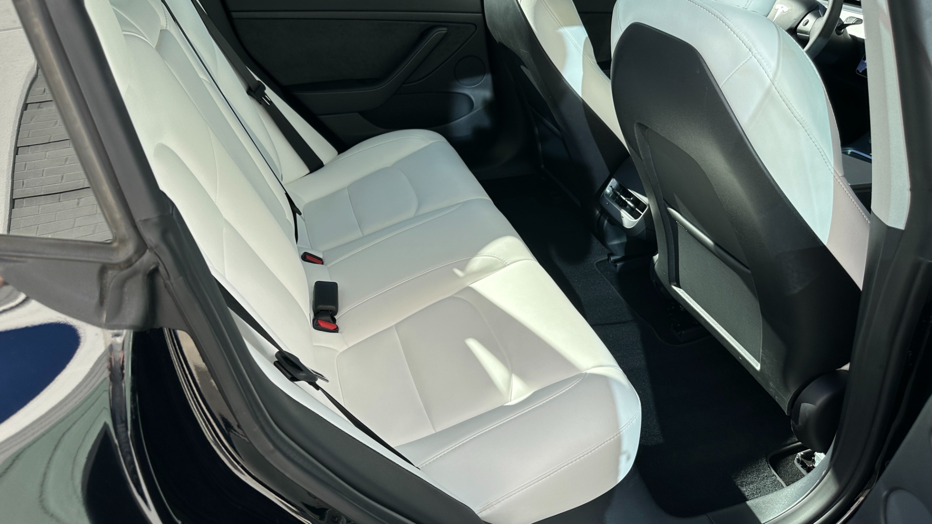 Used 2022 Tesla Model 3 LONG RANGE / AWD / AUTOPILOT / PREMIUM INTERIOR / GLOSS BLACK WHEELS for sale $47,559 at Formula Imports in Charlotte NC 28227 11