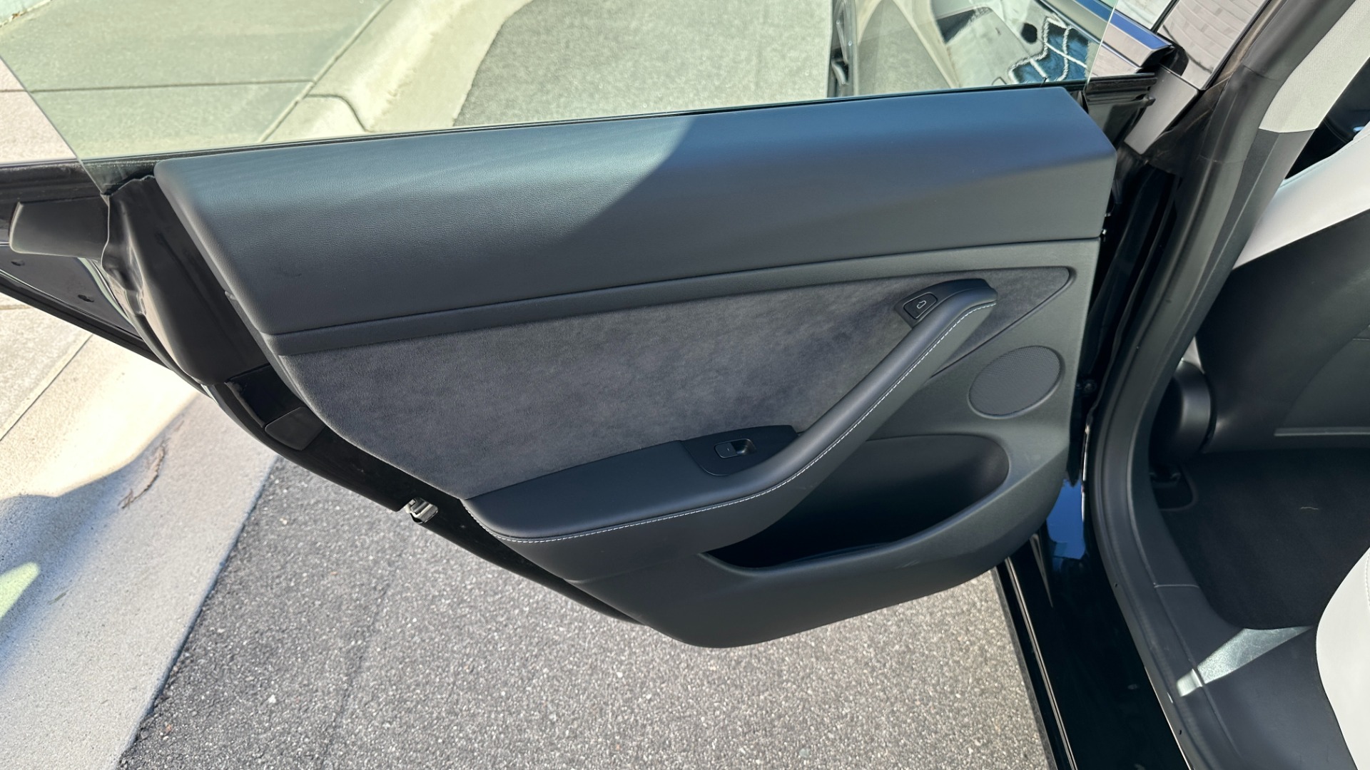 Used 2022 Tesla Model 3 LONG RANGE / AWD / AUTOPILOT / PREMIUM INTERIOR / GLOSS BLACK WHEELS for sale $47,559 at Formula Imports in Charlotte NC 28227 27