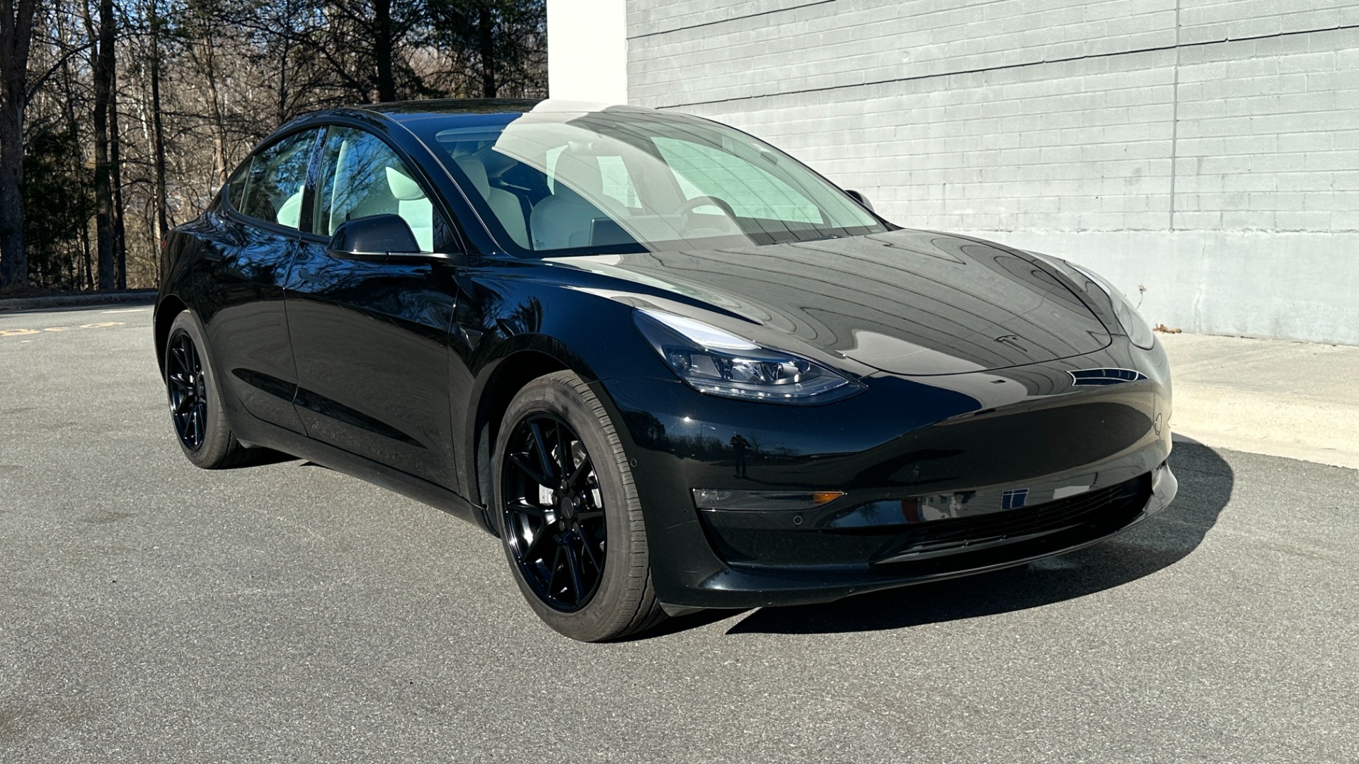Used 2022 Tesla Model 3 LONG RANGE / AWD / AUTOPILOT / PREMIUM INTERIOR / GLOSS BLACK WHEELS for sale $47,559 at Formula Imports in Charlotte NC 28227 5
