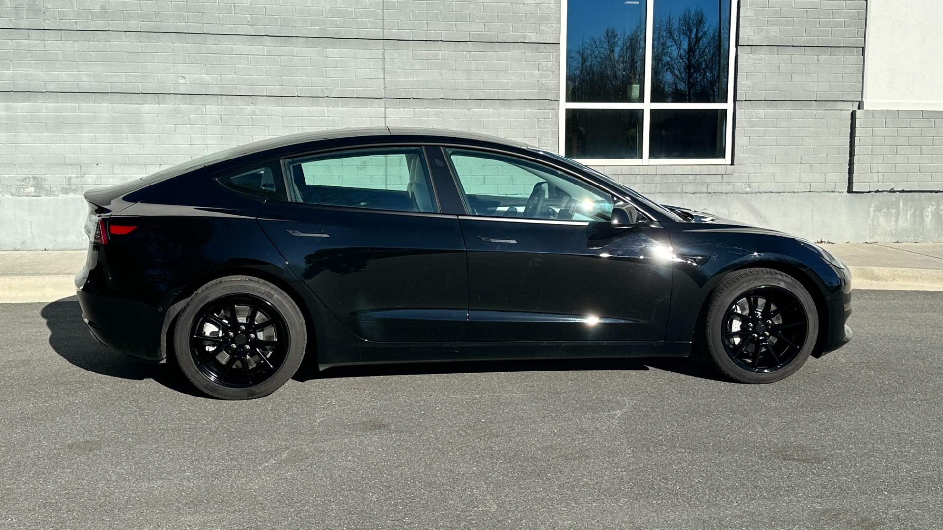 Used 2022 Tesla Model 3 LONG RANGE / AWD / AUTOPILOT / PREMIUM INTERIOR / GLOSS BLACK WHEELS for sale $47,559 at Formula Imports in Charlotte NC 28227 7