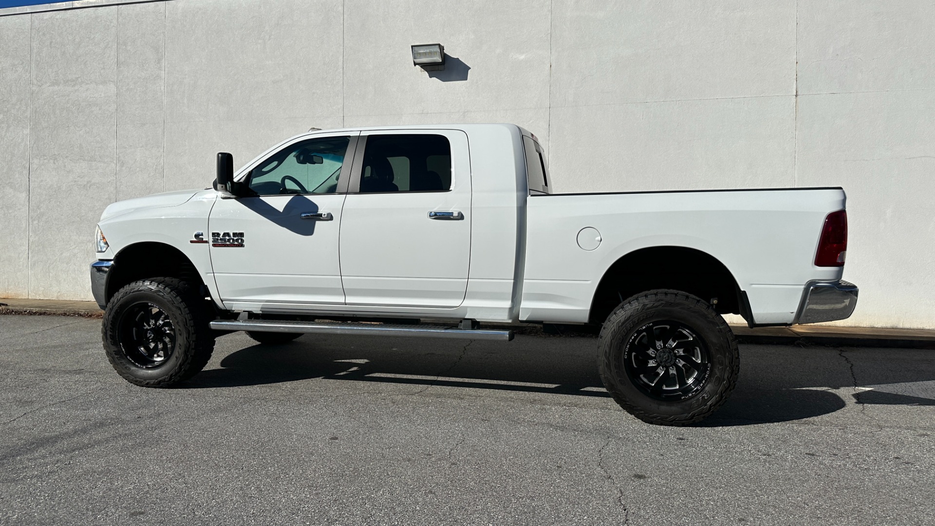 Used 2016 Ram 2500 BIG HORN / FUEL WHEELS / LIFT KIT / 37IN TIRES / CUMMINS 6.7 / LUXURY GROUP for sale Sold at Formula Imports in Charlotte NC 28227 3