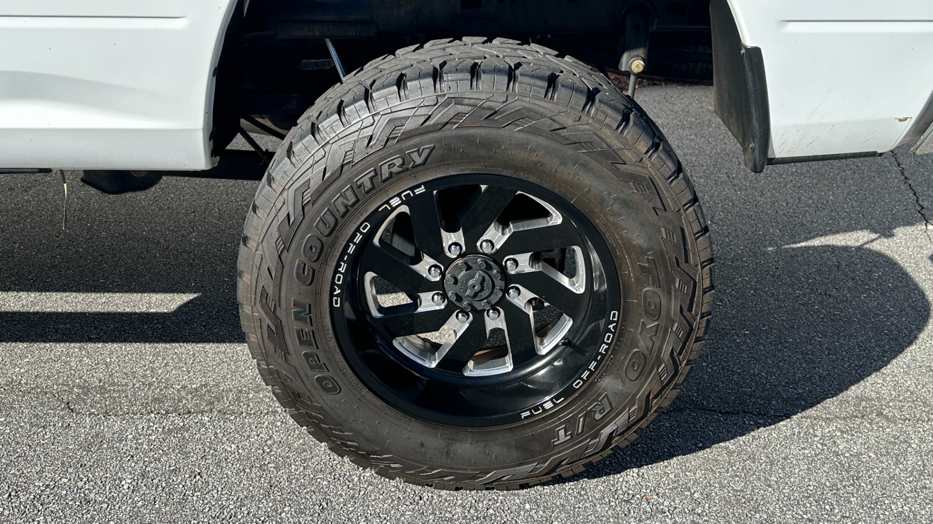 Used 2016 Ram 2500 BIG HORN / FUEL WHEELS / LIFT KIT / 37IN TIRES / CUMMINS 6.7 / LUXURY GROUP for sale Sold at Formula Imports in Charlotte NC 28227 46