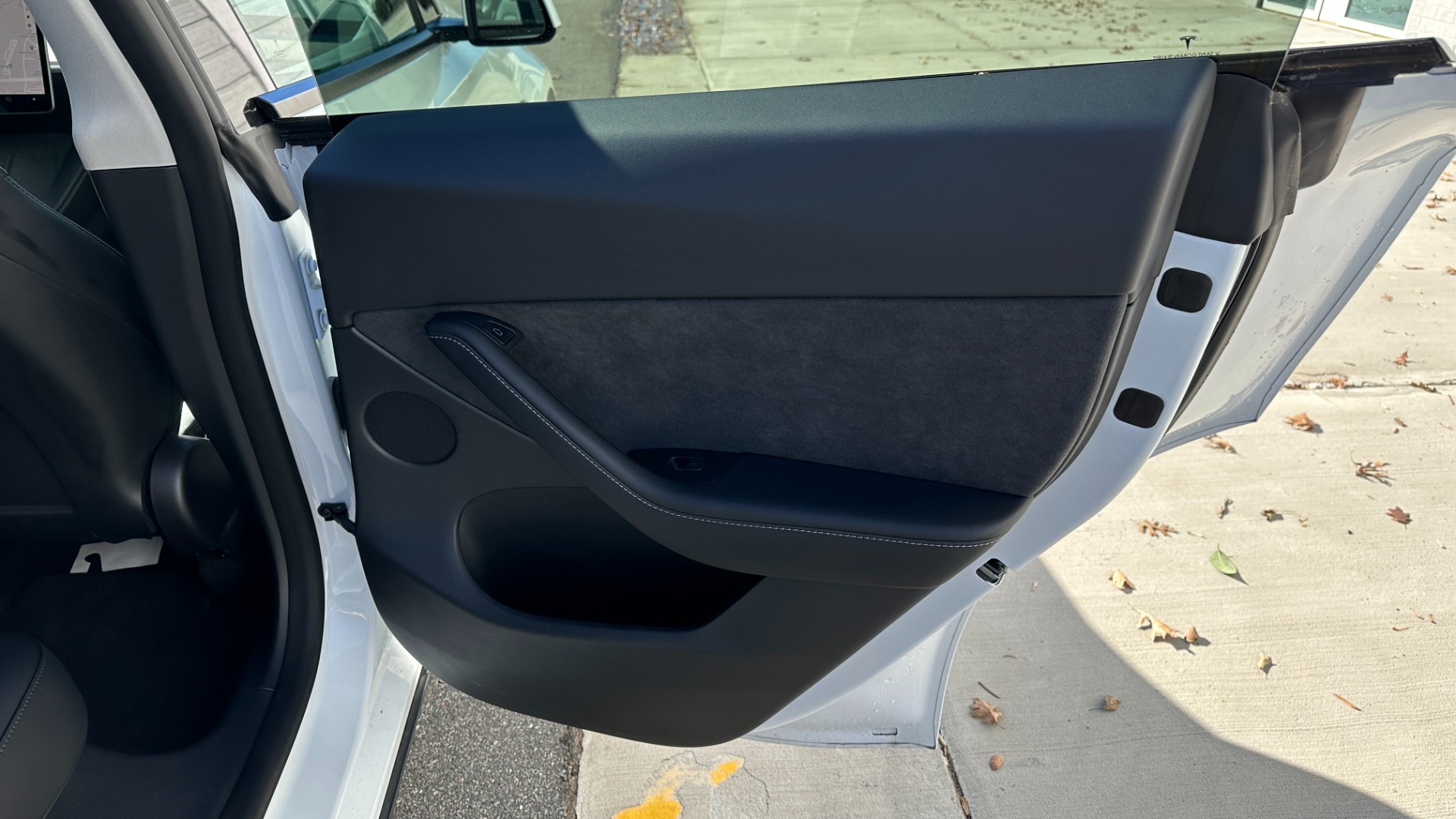 Used 2022 Tesla Model Y LONG RANGE / DUAL MOTOR / AUTOPILOT / PREMIUM CONNECTIVITY / TURBINE WHEELS for sale Sold at Formula Imports in Charlotte NC 28227 25