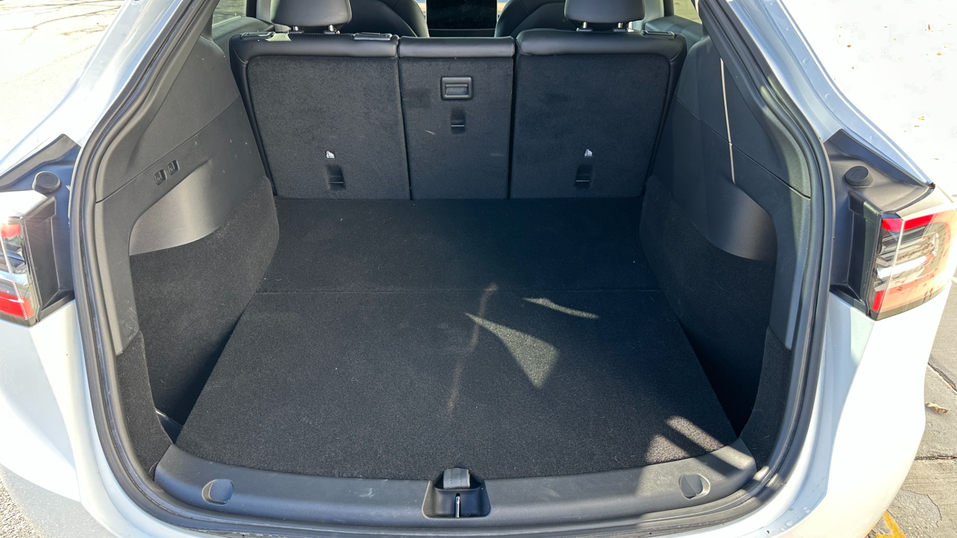 Used 2022 Tesla Model Y LONG RANGE / DUAL MOTOR / AUTOPILOT / PREMIUM CONNECTIVITY / TURBINE WHEELS for sale Sold at Formula Imports in Charlotte NC 28227 34