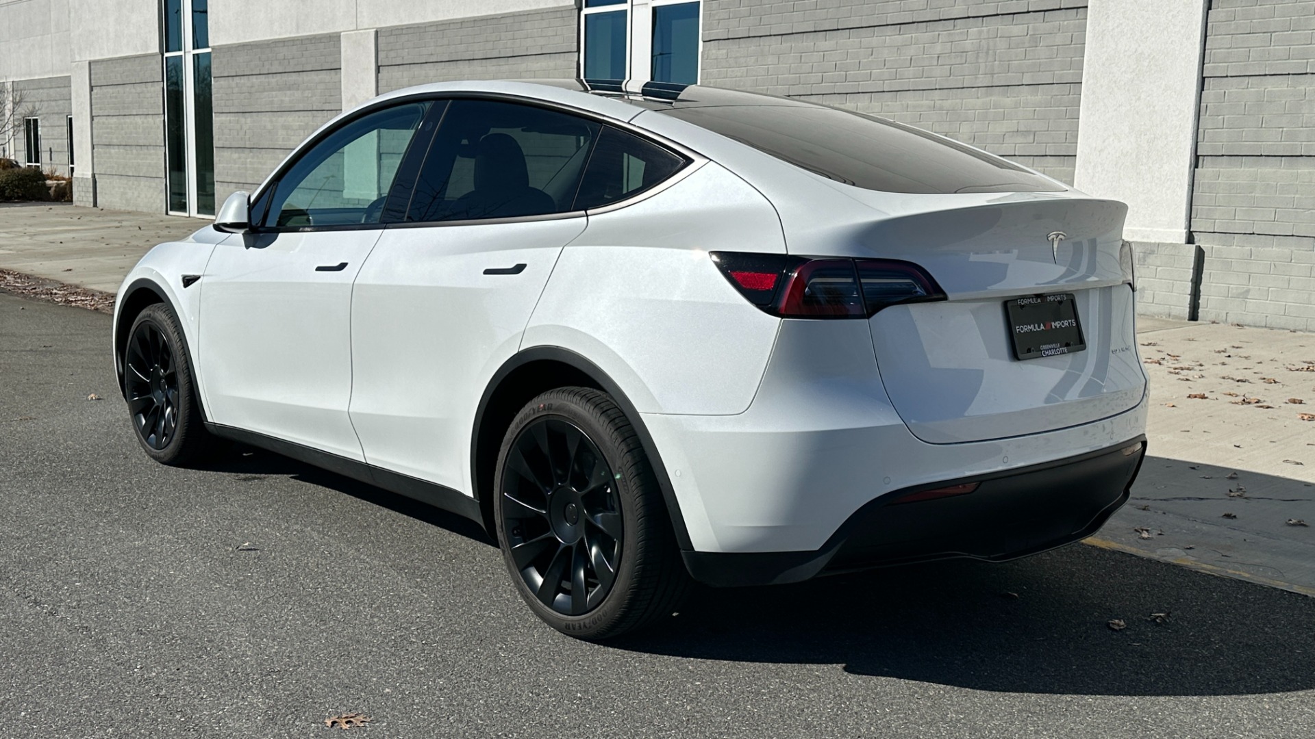 Used 2022 Tesla Model Y LONG RANGE / DUAL MOTOR / AUTOPILOT / PREMIUM CONNECTIVITY / TURBINE WHEELS for sale Sold at Formula Imports in Charlotte NC 28227 4