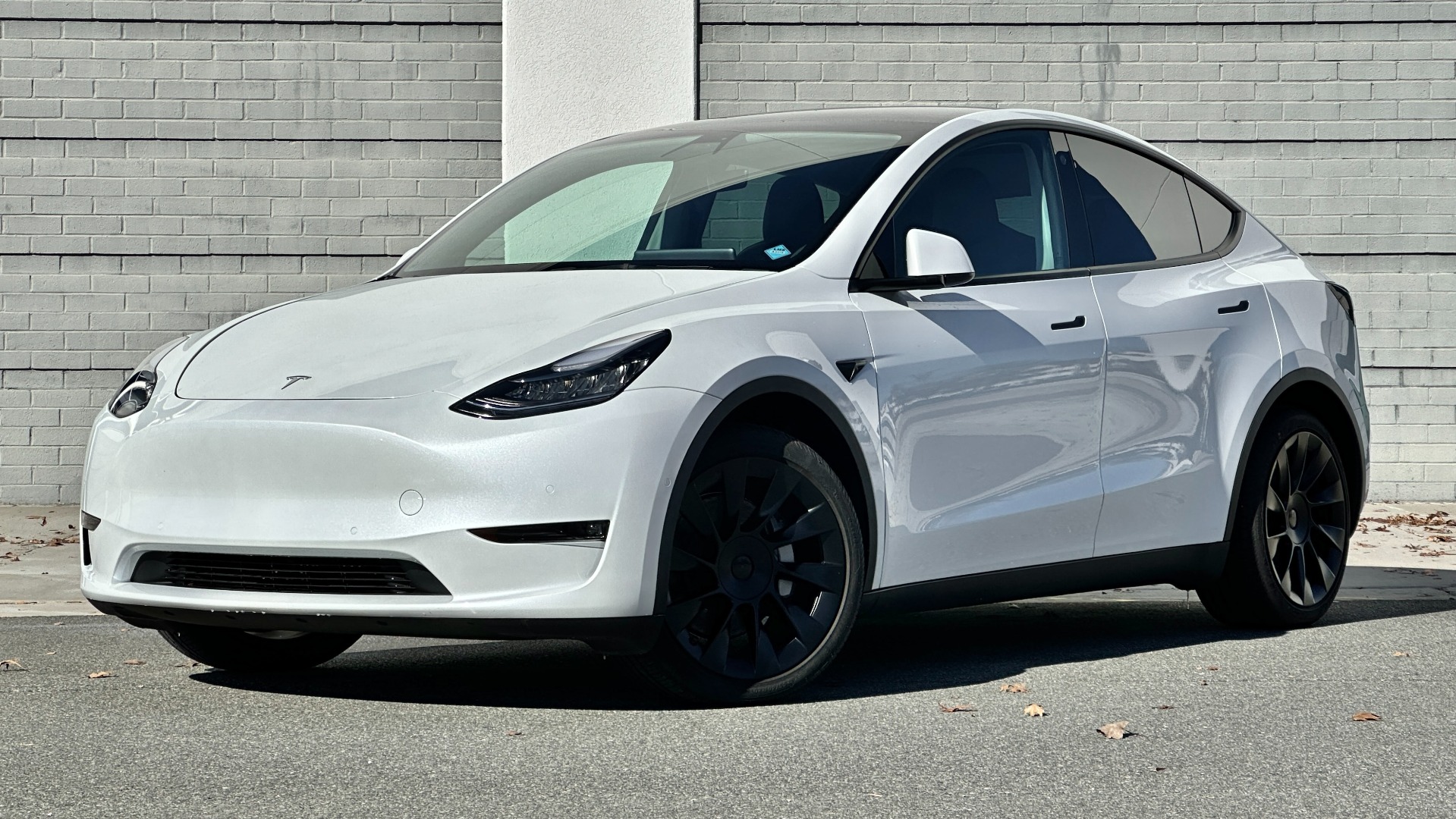 Tesla model y long discount range dual motor