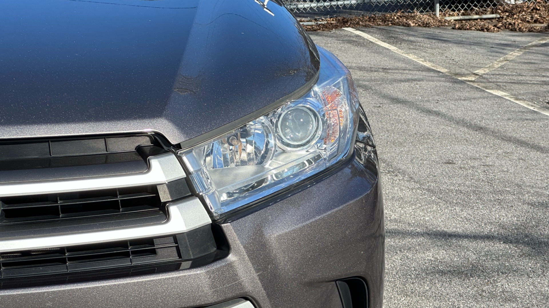 Used 2017 Toyota Highlander LE / AWD / V6 ENGINE / ROOF BARS / CLOTH SEATINGG for sale $27,995 at Formula Imports in Charlotte NC 28227 38