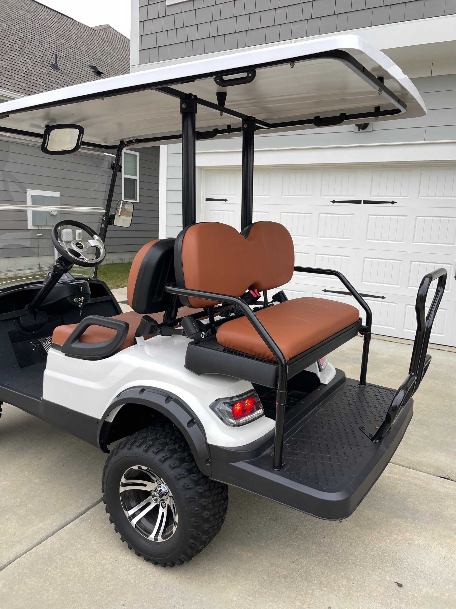 Used 2021 2021 ICON I40L LIFTED ELECTRIC CAR / 4-PASSENGER GOLF CART / 25MPH / 11-MIL for sale $9,495 at Formula Imports in Charlotte NC 28227 4