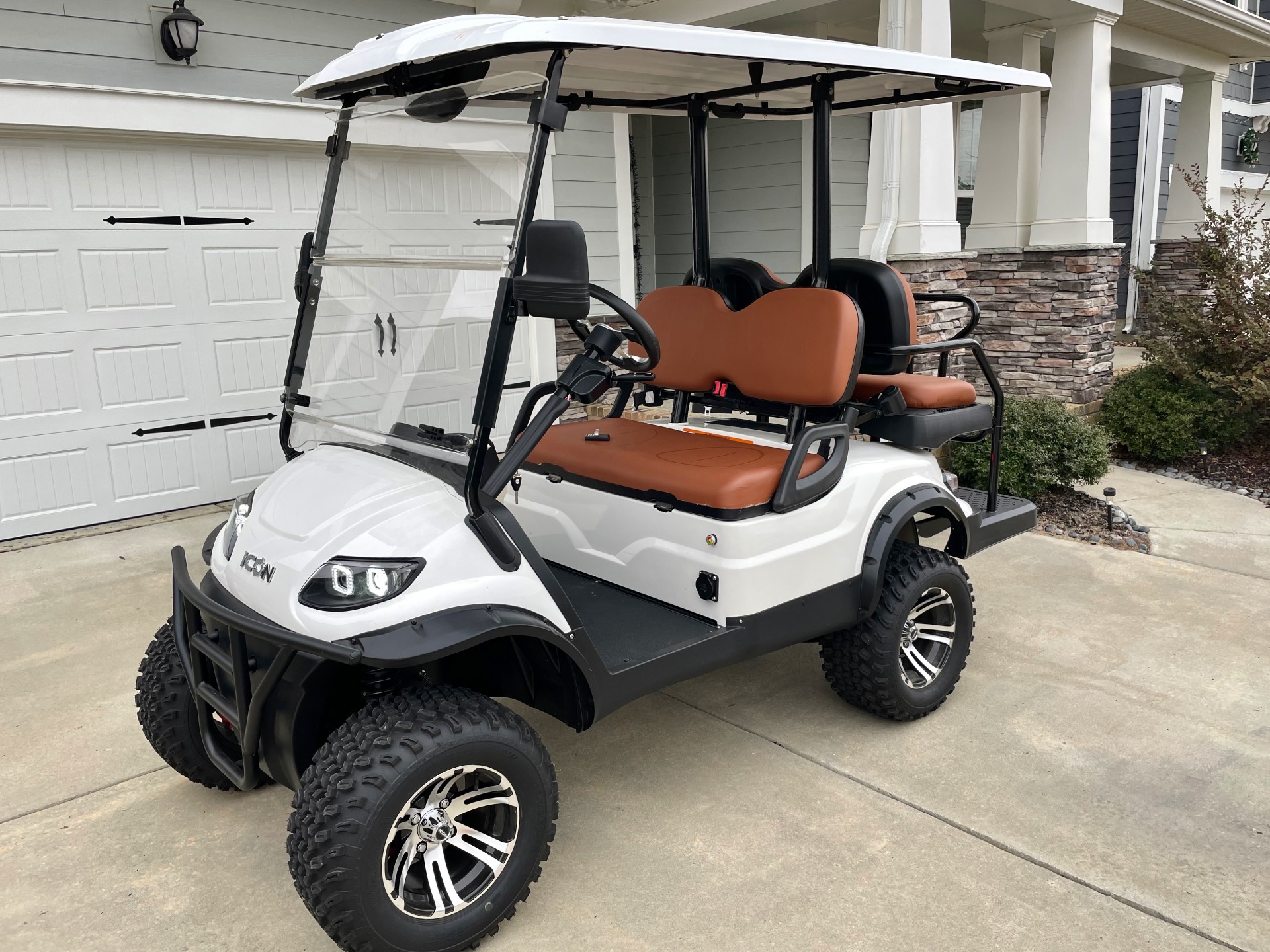 Used 2021 2021 ICON I40L LIFTED ELECTRIC CAR / 4PASSENGER GOLF CART
