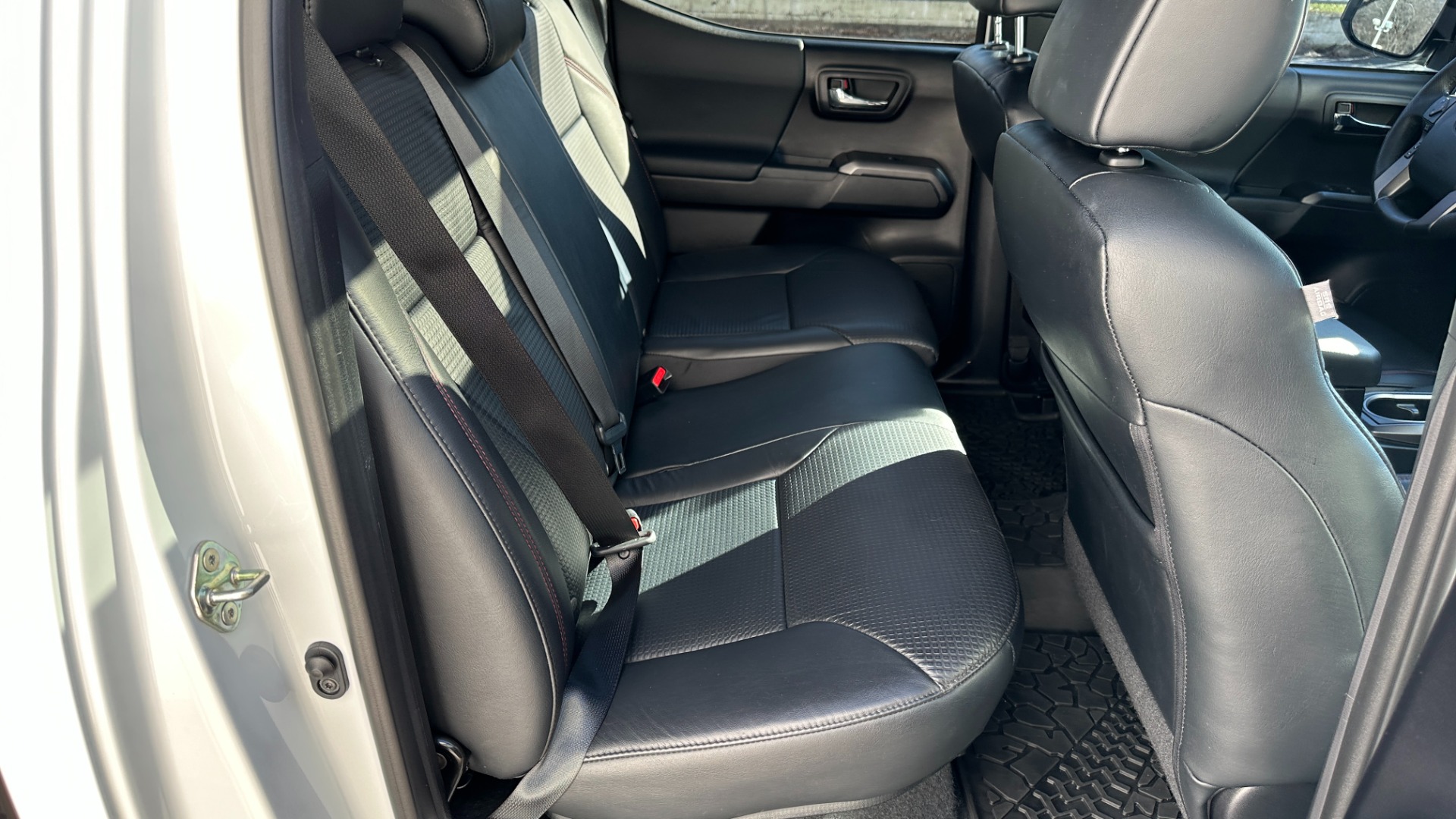 Used 2020 Toyota Tacoma 4WD TRD PRO / NAV / LEATHER / TRD WHEELS / BED COVER / SUNROOF for sale Sold at Formula Imports in Charlotte NC 28227 29
