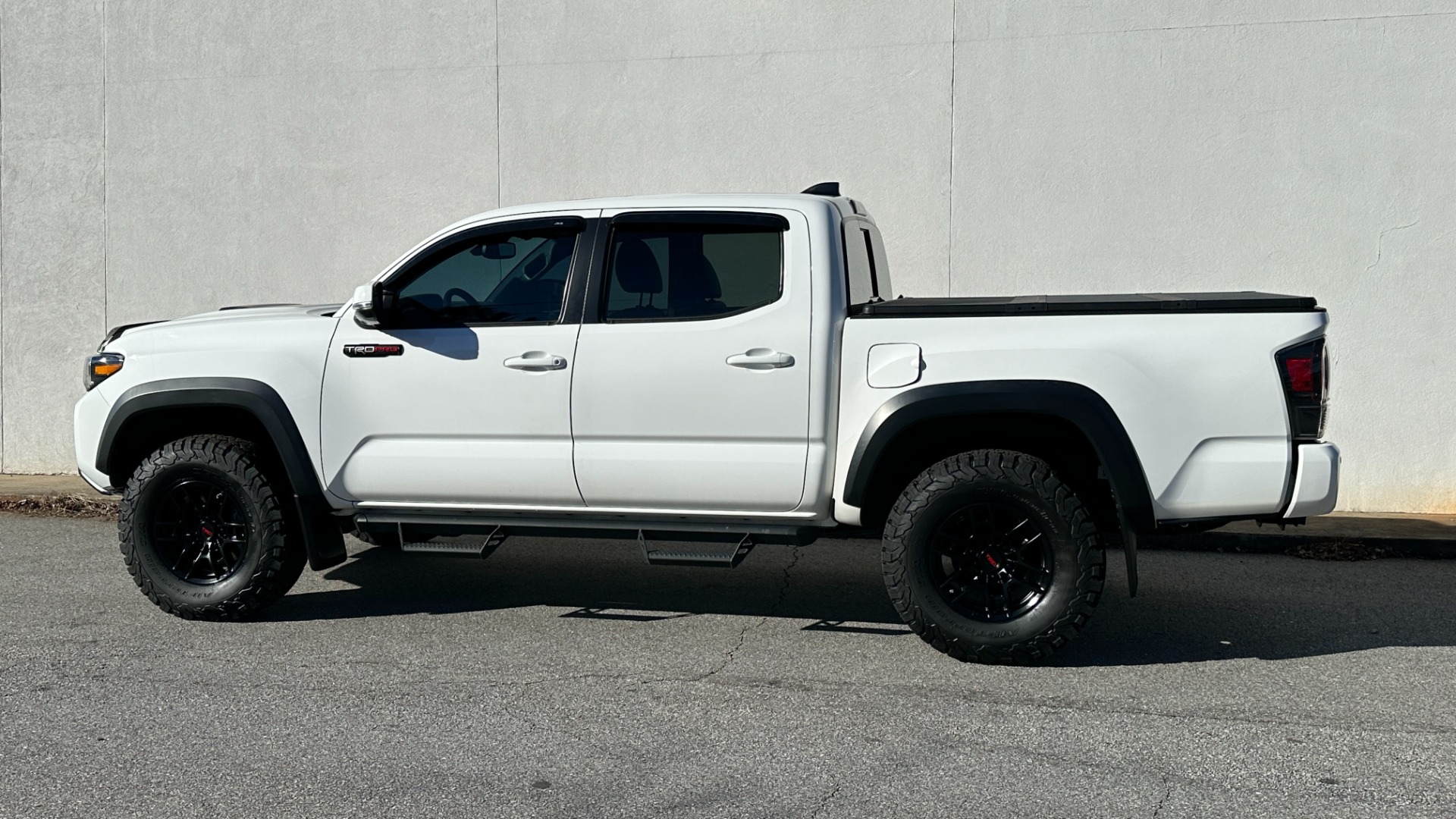 Used 2020 Toyota Tacoma 4WD TRD PRO / NAV / LEATHER / TRD WHEELS / BED COVER / SUNROOF for sale Sold at Formula Imports in Charlotte NC 28227 3