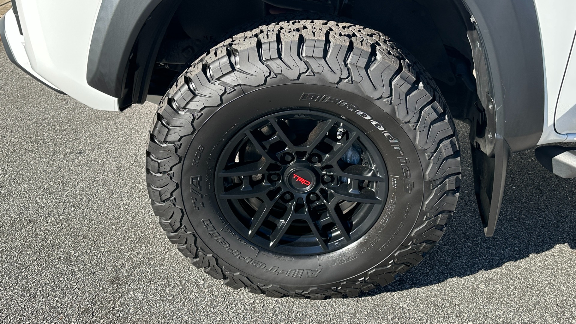 Used 2020 Toyota Tacoma 4WD TRD PRO / NAV / LEATHER / TRD WHEELS / BED COVER / SUNROOF for sale Sold at Formula Imports in Charlotte NC 28227 47
