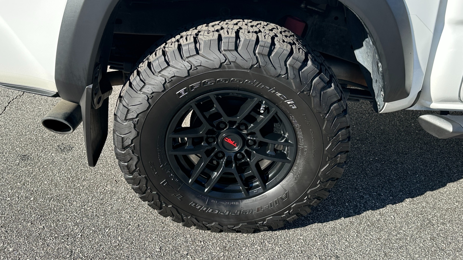 Used 2020 Toyota Tacoma 4WD TRD PRO / NAV / LEATHER / TRD WHEELS / BED COVER / SUNROOF for sale Sold at Formula Imports in Charlotte NC 28227 49