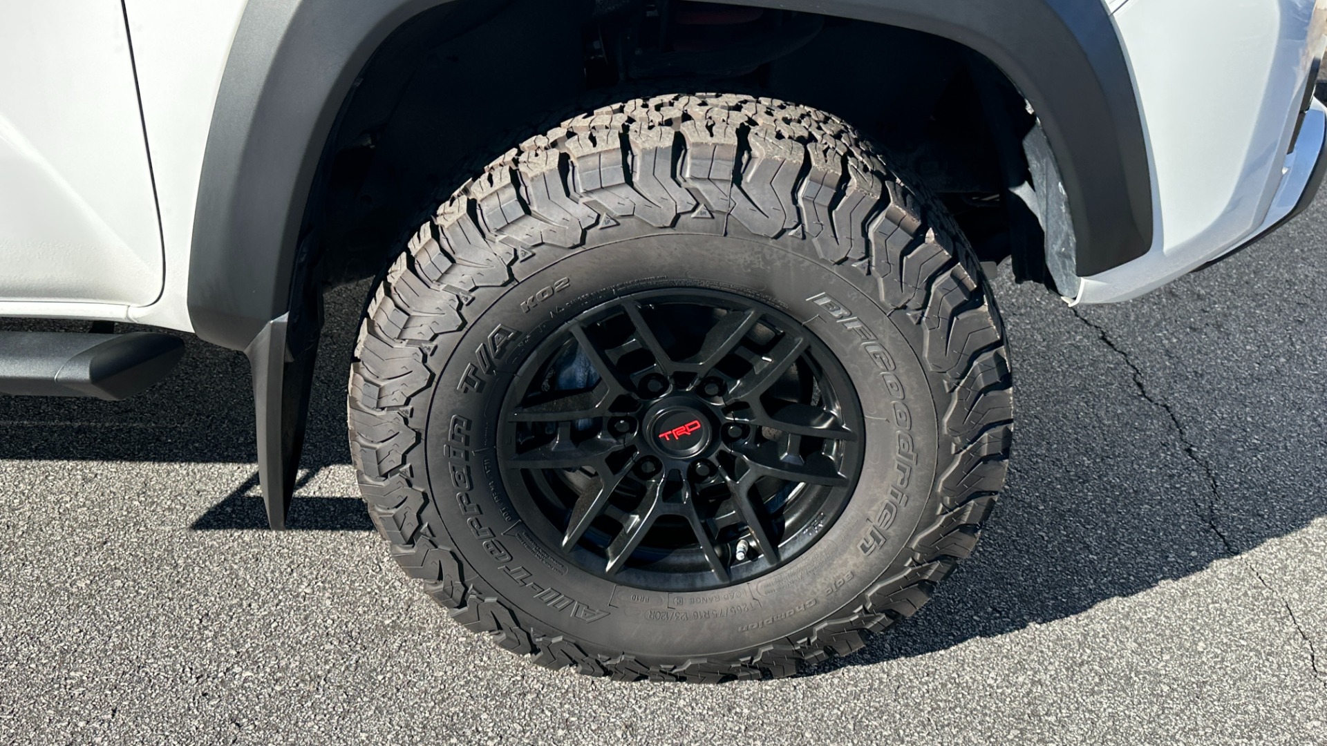 Used 2020 Toyota Tacoma 4WD TRD PRO / NAV / LEATHER / TRD WHEELS / BED COVER / SUNROOF for sale Sold at Formula Imports in Charlotte NC 28227 50