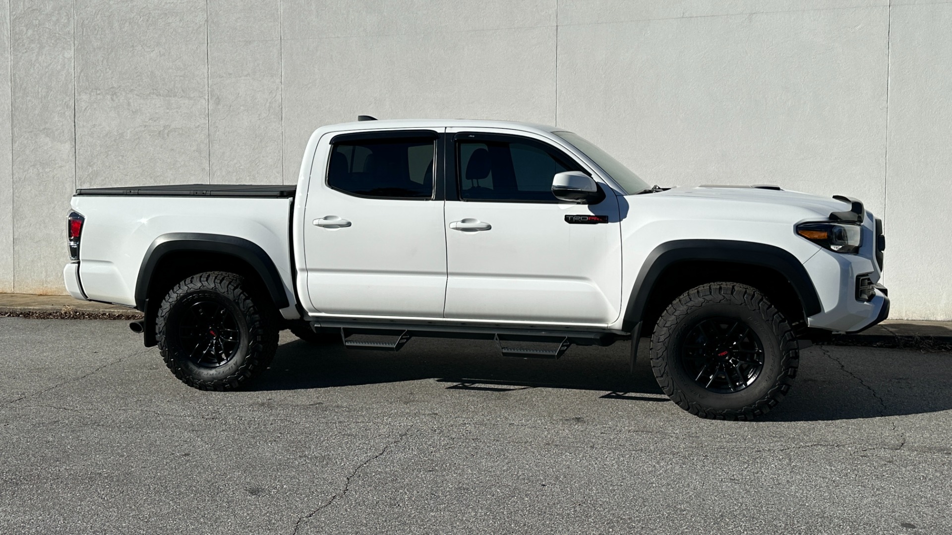 Used 2020 Toyota Tacoma 4WD TRD PRO / NAV / LEATHER / TRD WHEELS / BED COVER / SUNROOF for sale Sold at Formula Imports in Charlotte NC 28227 6