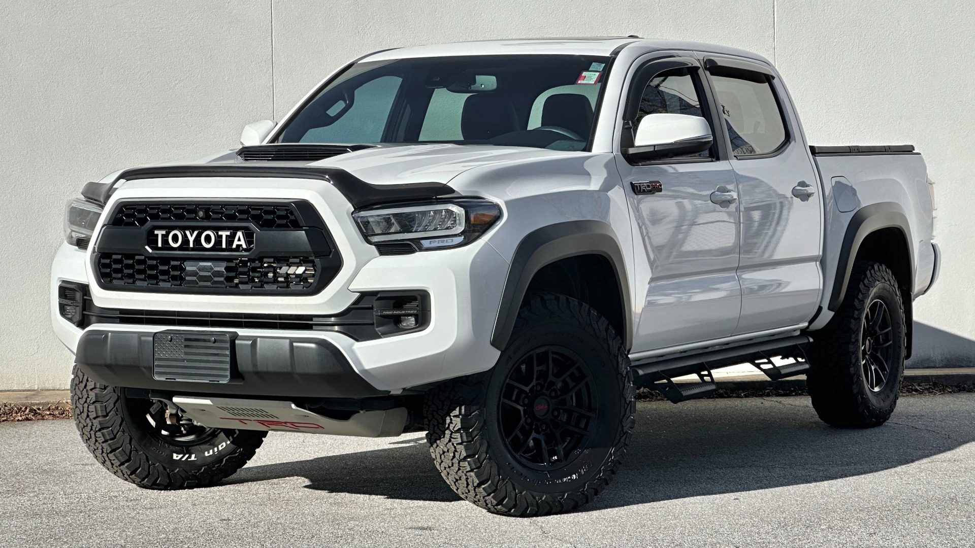 Used 2020 Toyota Tacoma 4WD TRD PRO / NAV / LEATHER / TRD WHEELS / BED COVER / SUNROOF for sale Sold at Formula Imports in Charlotte NC 28227 1