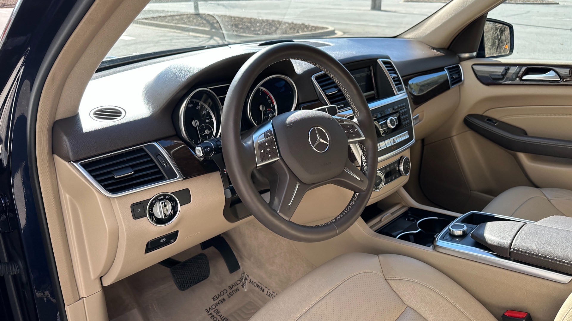 Used 2015 Mercedes-Benz M-Class ML350 AWD / AMBIENT LIGHTING / HK SOUND / PREMIUM PKG / LANE TRACKING for sale Sold at Formula Imports in Charlotte NC 28227 11