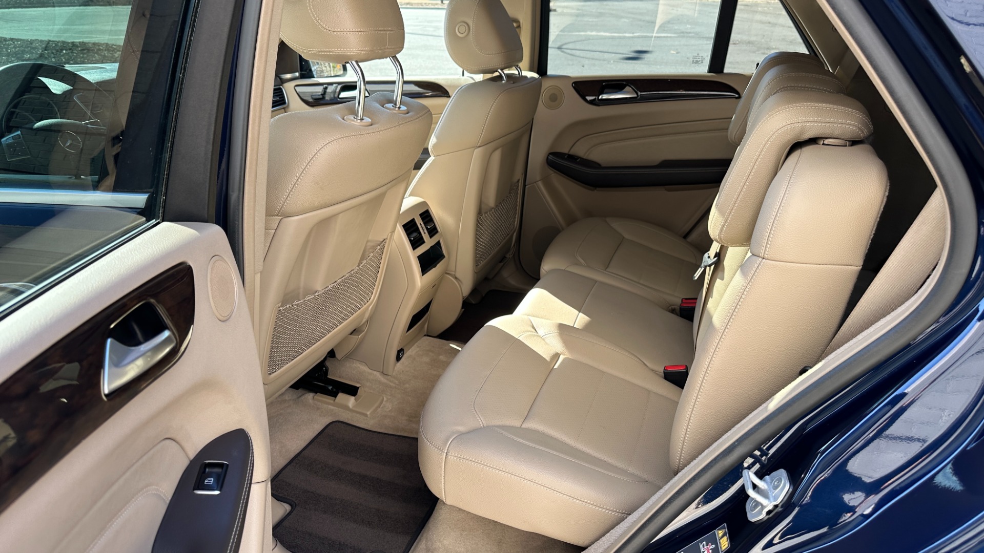 Used 2015 Mercedes-Benz M-Class ML350 AWD / AMBIENT LIGHTING / HK SOUND / PREMIUM PKG / LANE TRACKING for sale Sold at Formula Imports in Charlotte NC 28227 25
