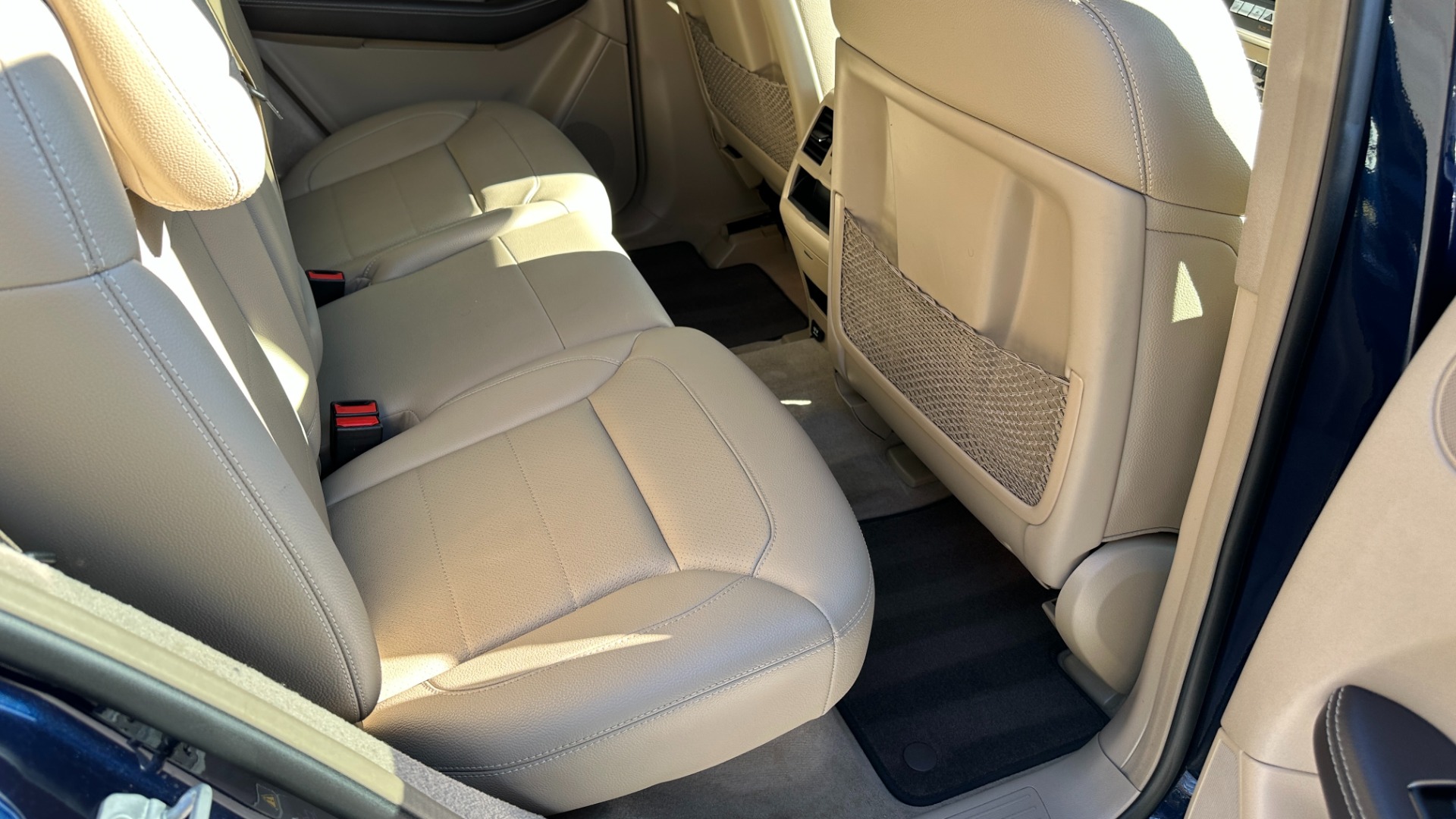 Used 2015 Mercedes-Benz M-Class ML350 AWD / AMBIENT LIGHTING / HK SOUND / PREMIUM PKG / LANE TRACKING for sale Sold at Formula Imports in Charlotte NC 28227 31