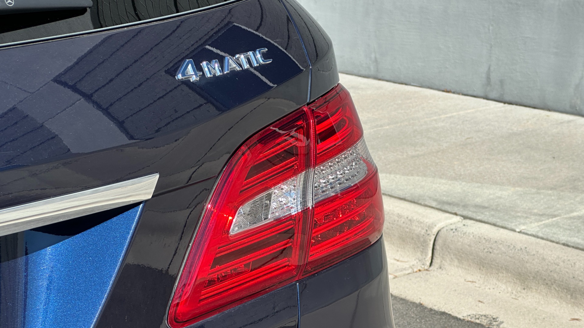 Used 2015 Mercedes-Benz M-Class ML350 AWD / AMBIENT LIGHTING / HK SOUND / PREMIUM PKG / LANE TRACKING for sale Sold at Formula Imports in Charlotte NC 28227 48