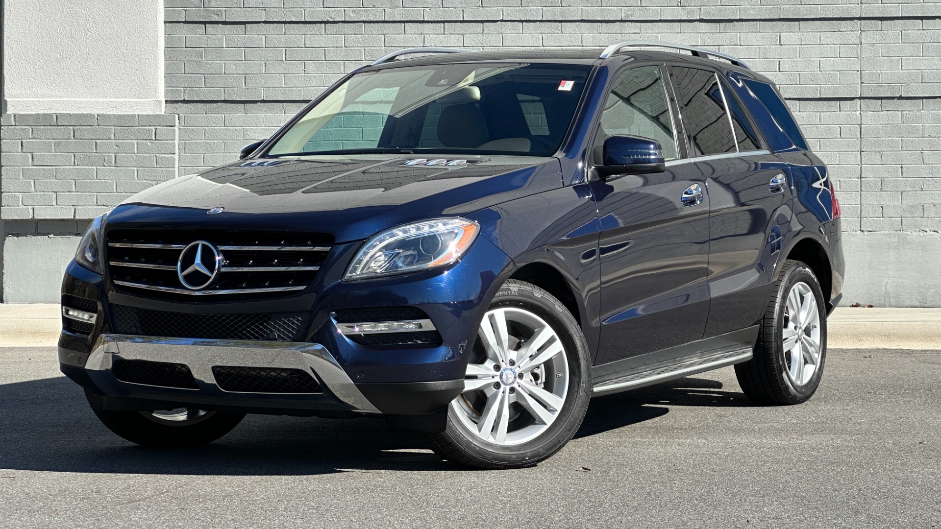 Used 2015 Mercedes-Benz M-Class ML350 AWD / AMBIENT LIGHTING / HK SOUND / PREMIUM PKG / LANE TRACKING for sale Sold at Formula Imports in Charlotte NC 28227 1