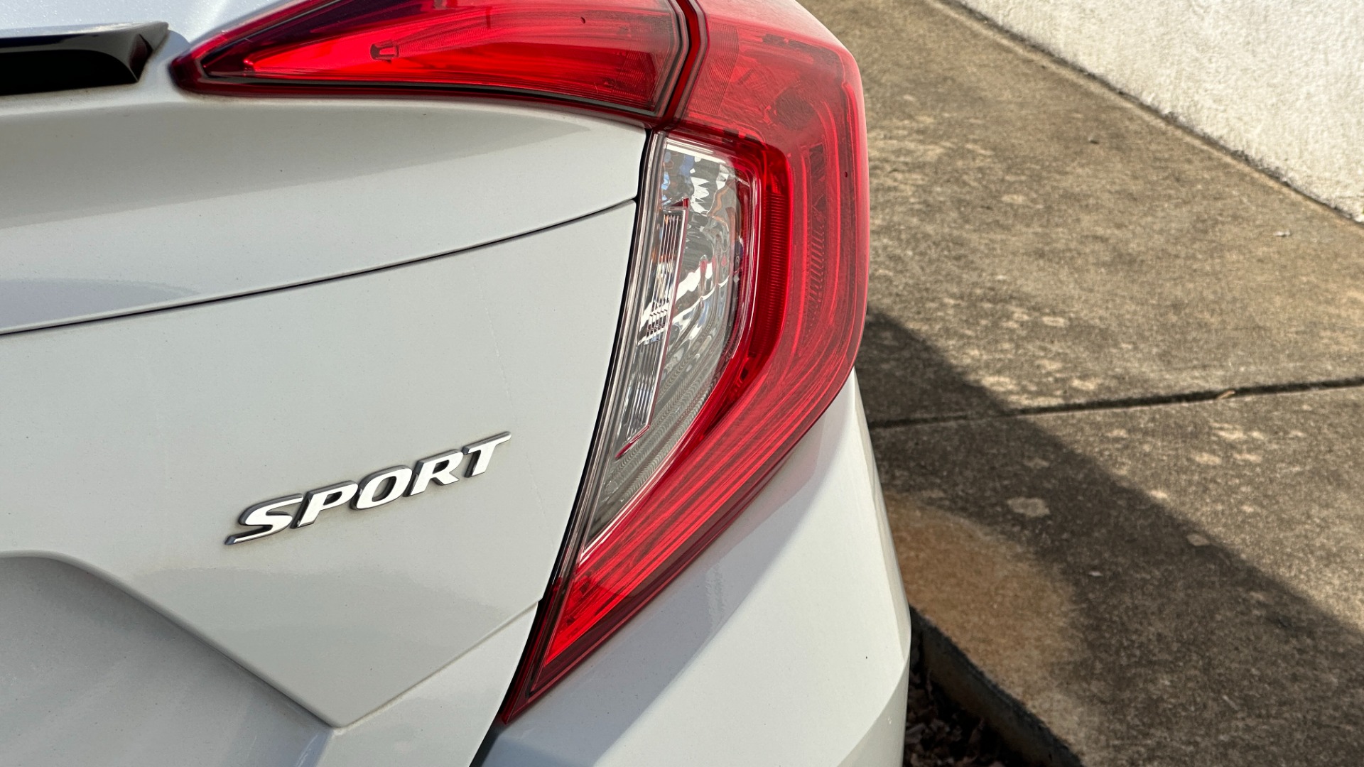 Used 2019 Honda Civic Sedan SPORT / CLOTH / REARVIEW / 4CYL for sale Sold at Formula Imports in Charlotte NC 28227 33