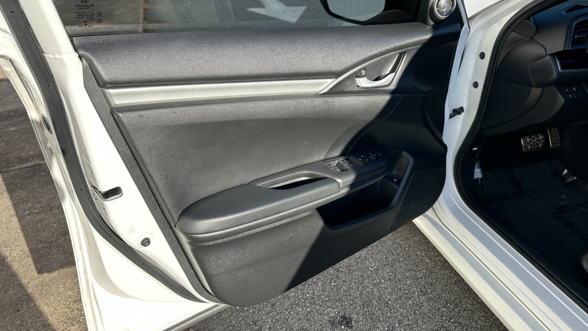 Used 2019 Honda Civic Sedan SPORT / CLOTH / REARVIEW / 4CYL for sale Sold at Formula Imports in Charlotte NC 28227 8