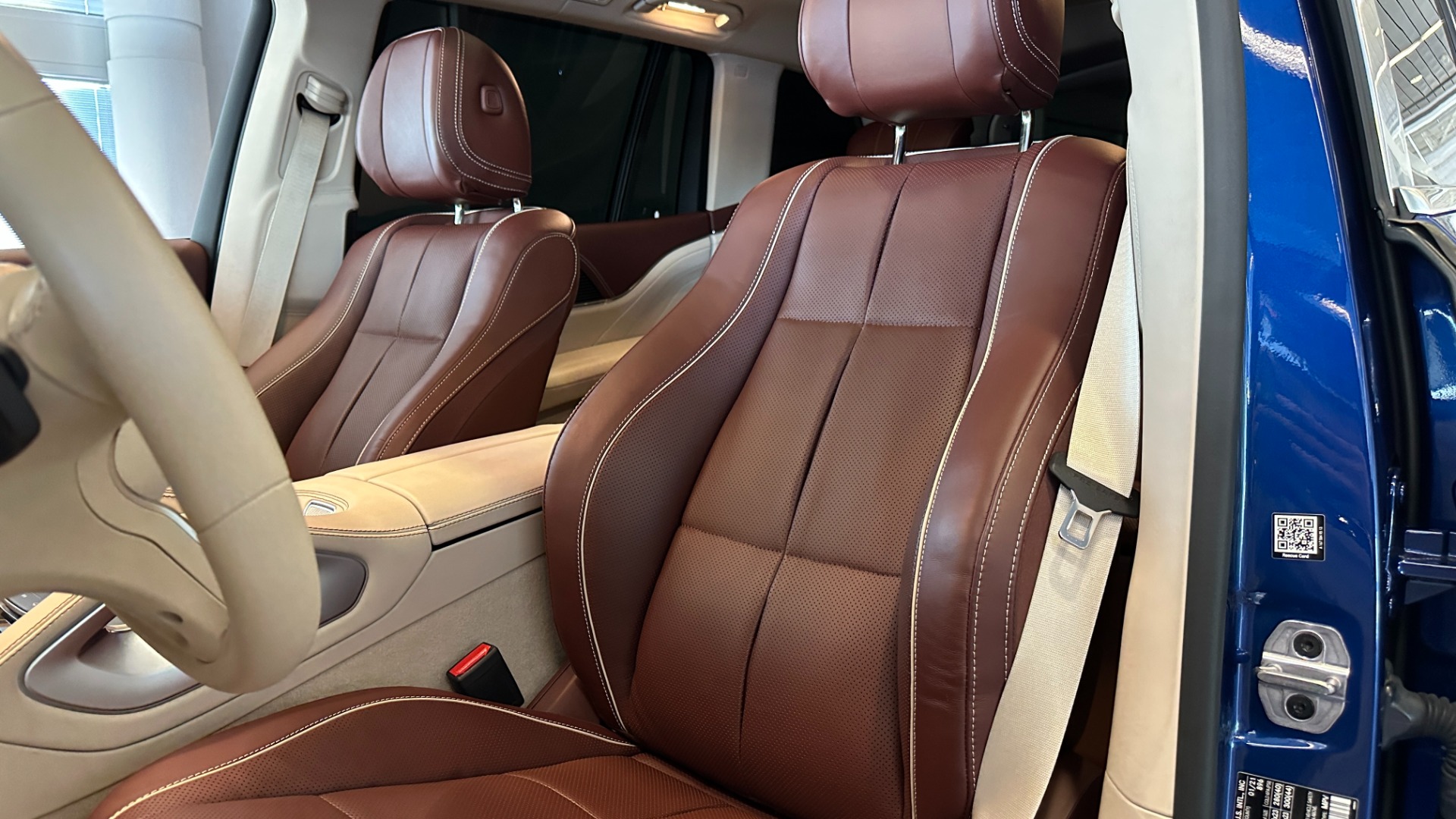 Used 2021 Mercedes-Benz GLS MAYBACH GLS600 / 23IN WHEELS / PIANO BLACK TRIM / CHAMPAGNE FRIDGE for sale $216,995 at Formula Imports in Charlotte NC 28227 16