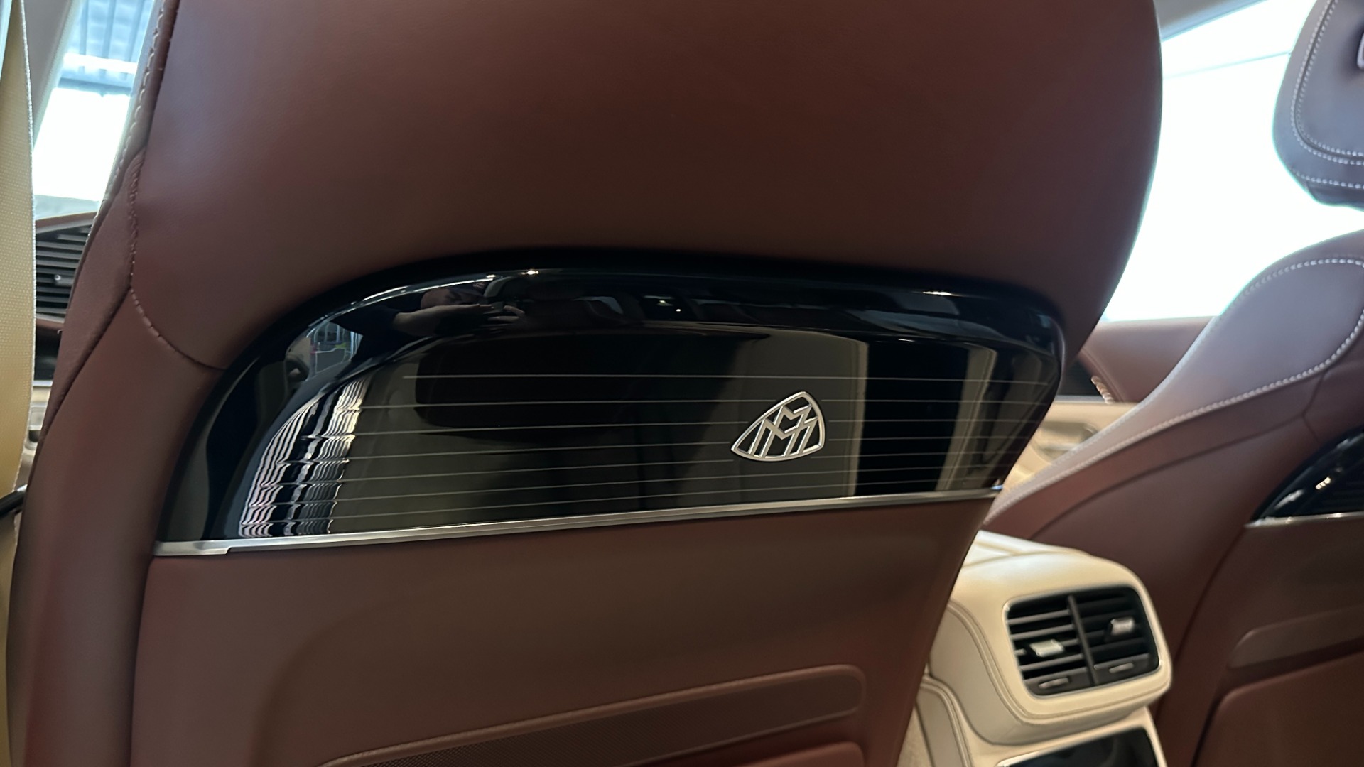 Used 2021 Mercedes-Benz GLS MAYBACH GLS600 / 23IN WHEELS / PIANO BLACK TRIM / CHAMPAGNE FRIDGE for sale $216,995 at Formula Imports in Charlotte NC 28227 20