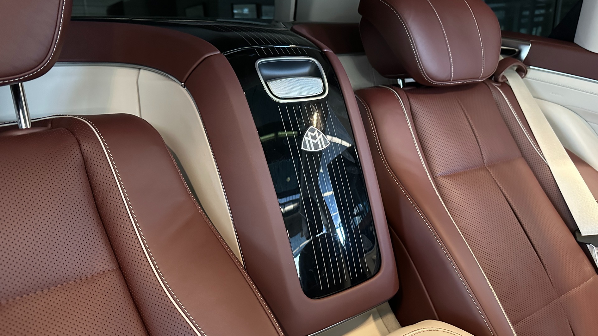 Used 2021 Mercedes-Benz GLS MAYBACH GLS600 / 23IN WHEELS / PIANO BLACK TRIM / CHAMPAGNE FRIDGE for sale $216,995 at Formula Imports in Charlotte NC 28227 27