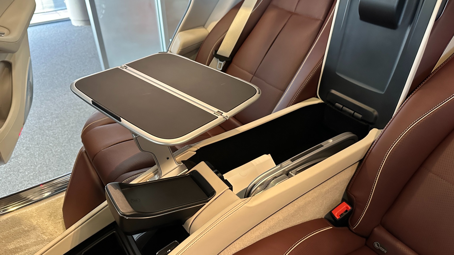 Used 2021 Mercedes-Benz GLS MAYBACH GLS600 / 23IN WHEELS / PIANO BLACK TRIM / CHAMPAGNE FRIDGE for sale $216,995 at Formula Imports in Charlotte NC 28227 32