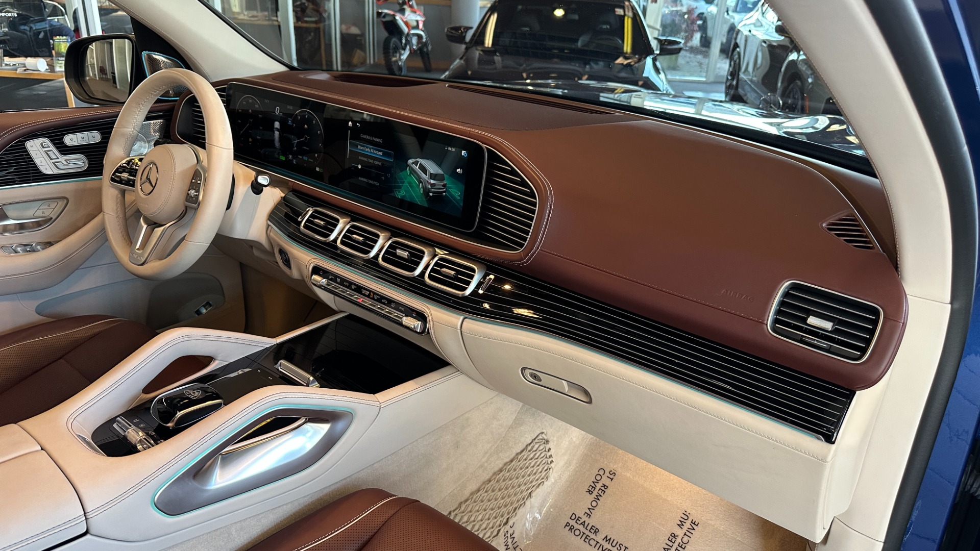 Used 2021 Mercedes-Benz GLS MAYBACH GLS600 / 23IN WHEELS / PIANO BLACK TRIM / CHAMPAGNE FRIDGE for sale $216,995 at Formula Imports in Charlotte NC 28227 36
